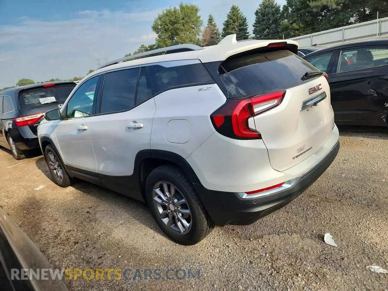 2 Photograph of a damaged car 3GKALVEV7NL275070 GMC TERRAIN 2022