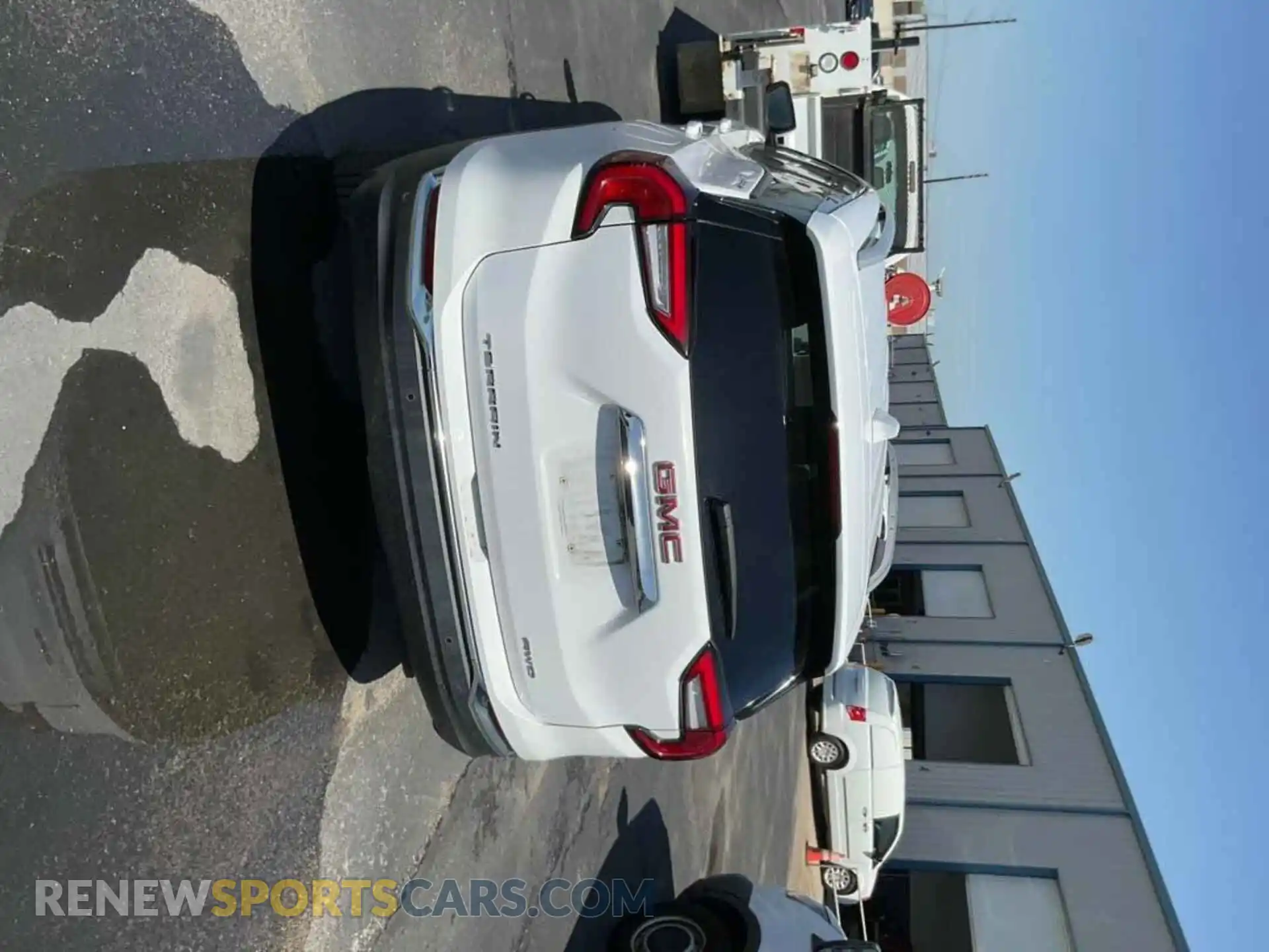 2 Photograph of a damaged car 3GKALVEV8NL149297 GMC TERRAIN 2022