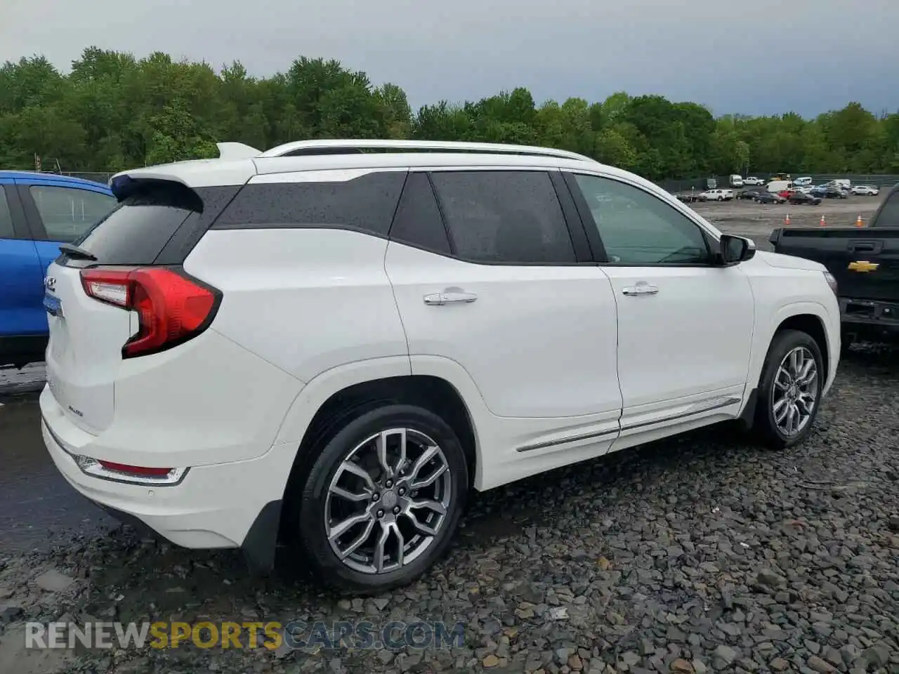 3 Photograph of a damaged car 3GKALXEV1NL298565 GMC TERRAIN 2022