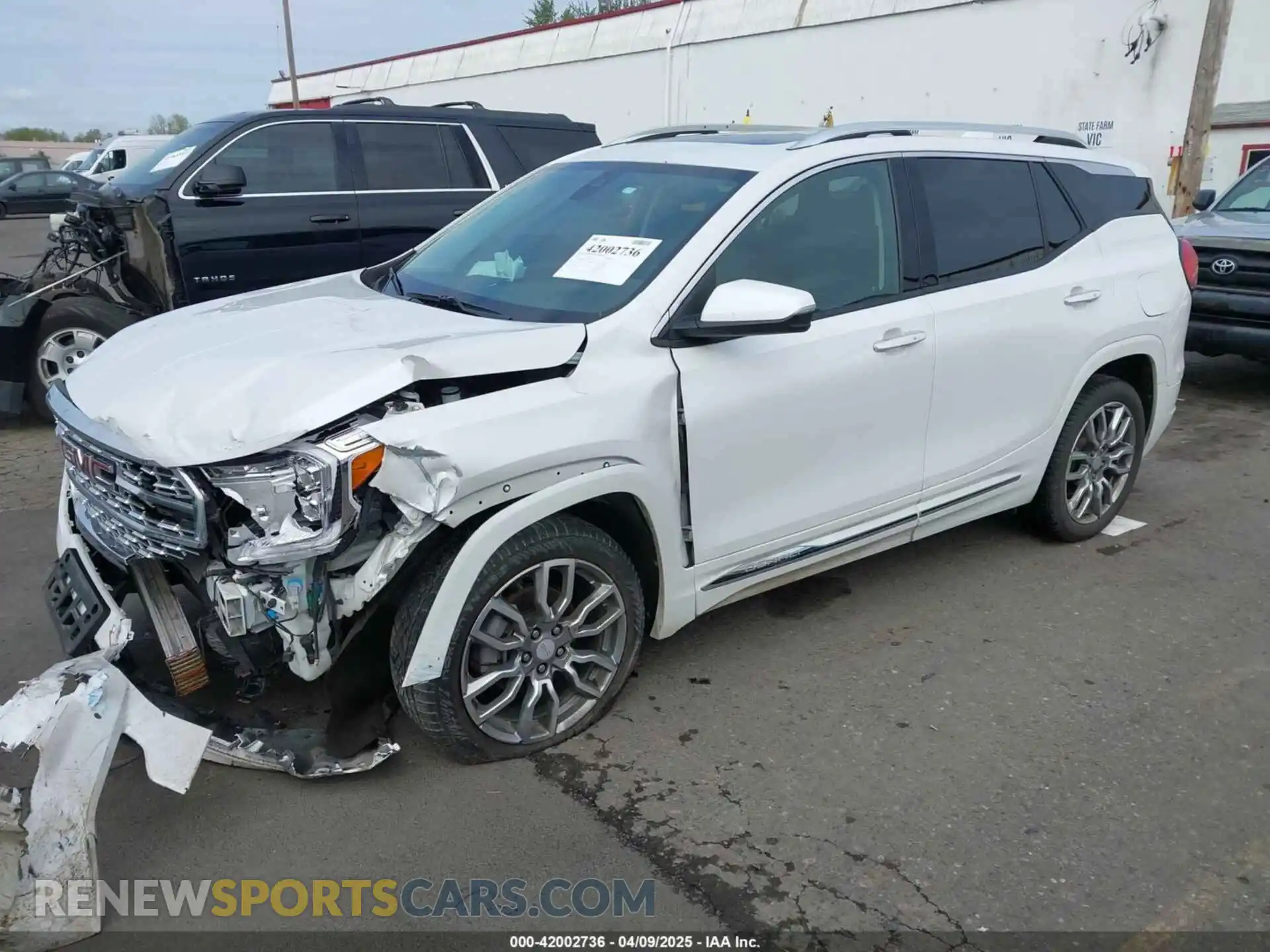 2 Photograph of a damaged car 3GKALXEV1NL301271 GMC TERRAIN 2022