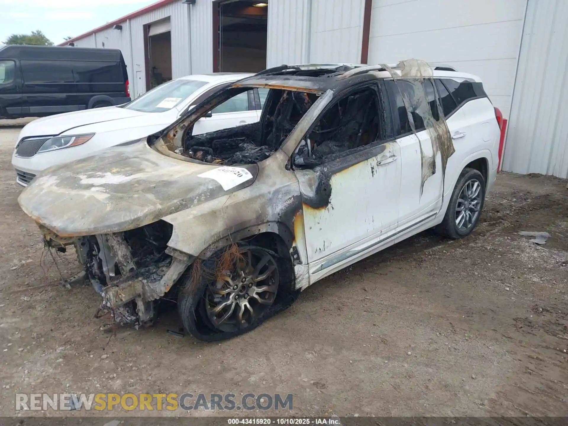 2 Photograph of a damaged car 3GKALXEV6NL310676 GMC TERRAIN 2022
