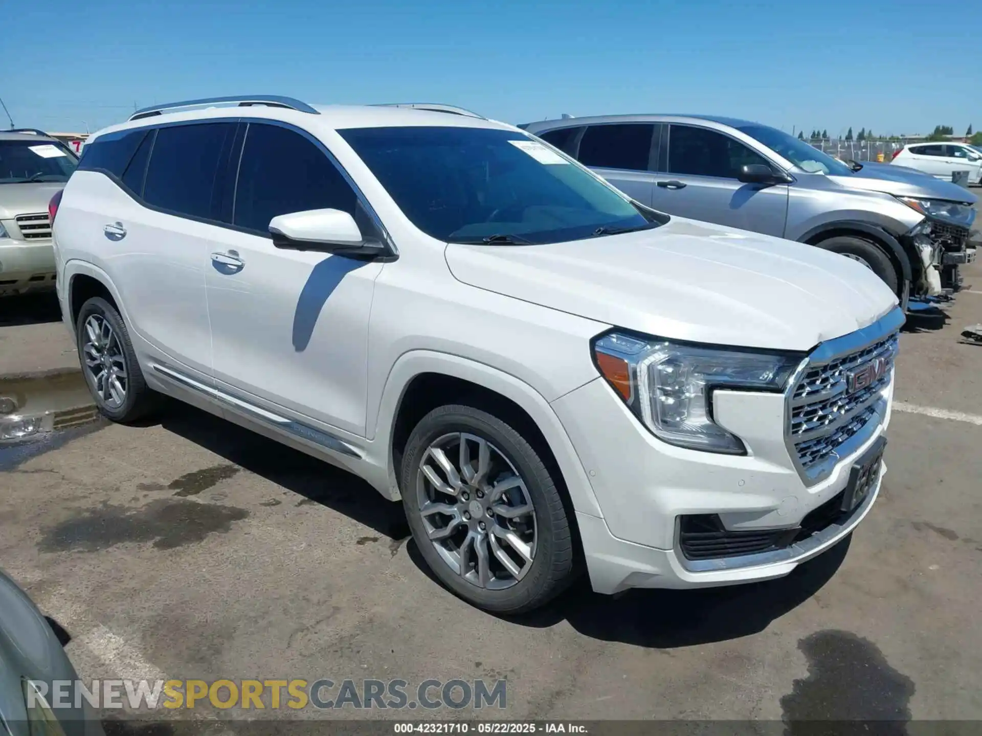 1 Photograph of a damaged car 3GKALXEV8NL311151 GMC TERRAIN 2022