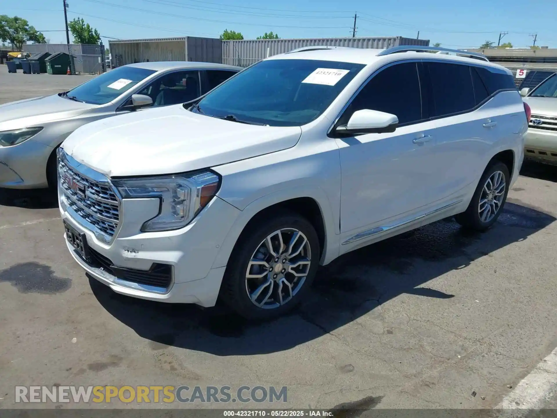 2 Photograph of a damaged car 3GKALXEV8NL311151 GMC TERRAIN 2022