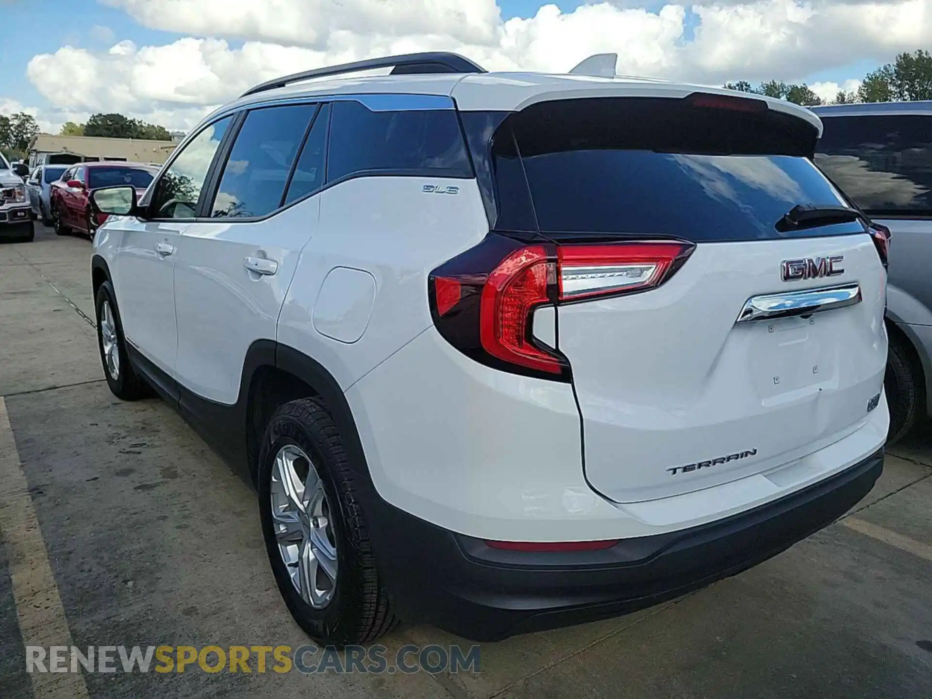 2 Photograph of a damaged car 3GKALMEG5PL106499 GMC TERRAIN 2023