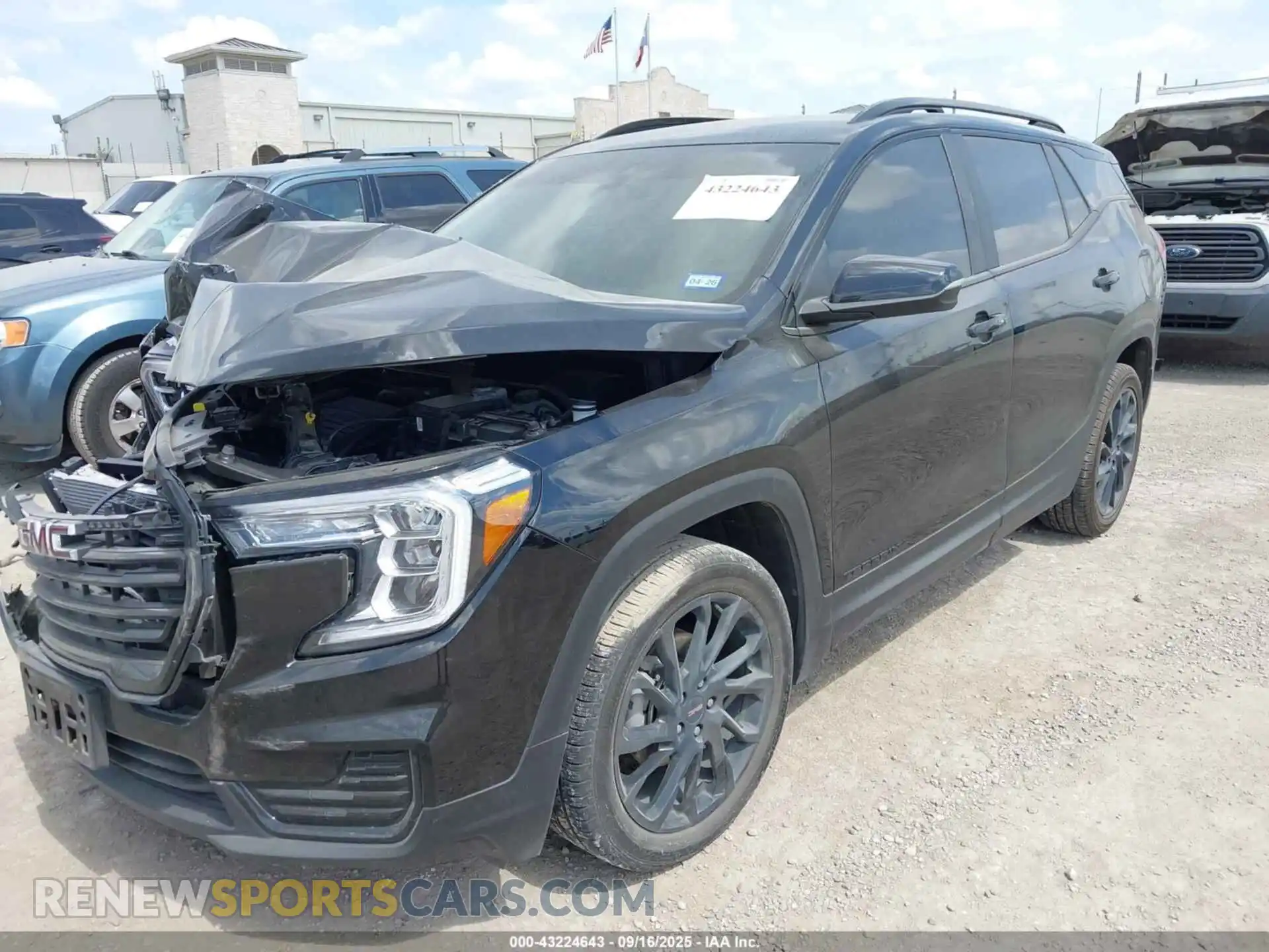 2 Photograph of a damaged car 3GKALMEG7PL196304 GMC TERRAIN 2023