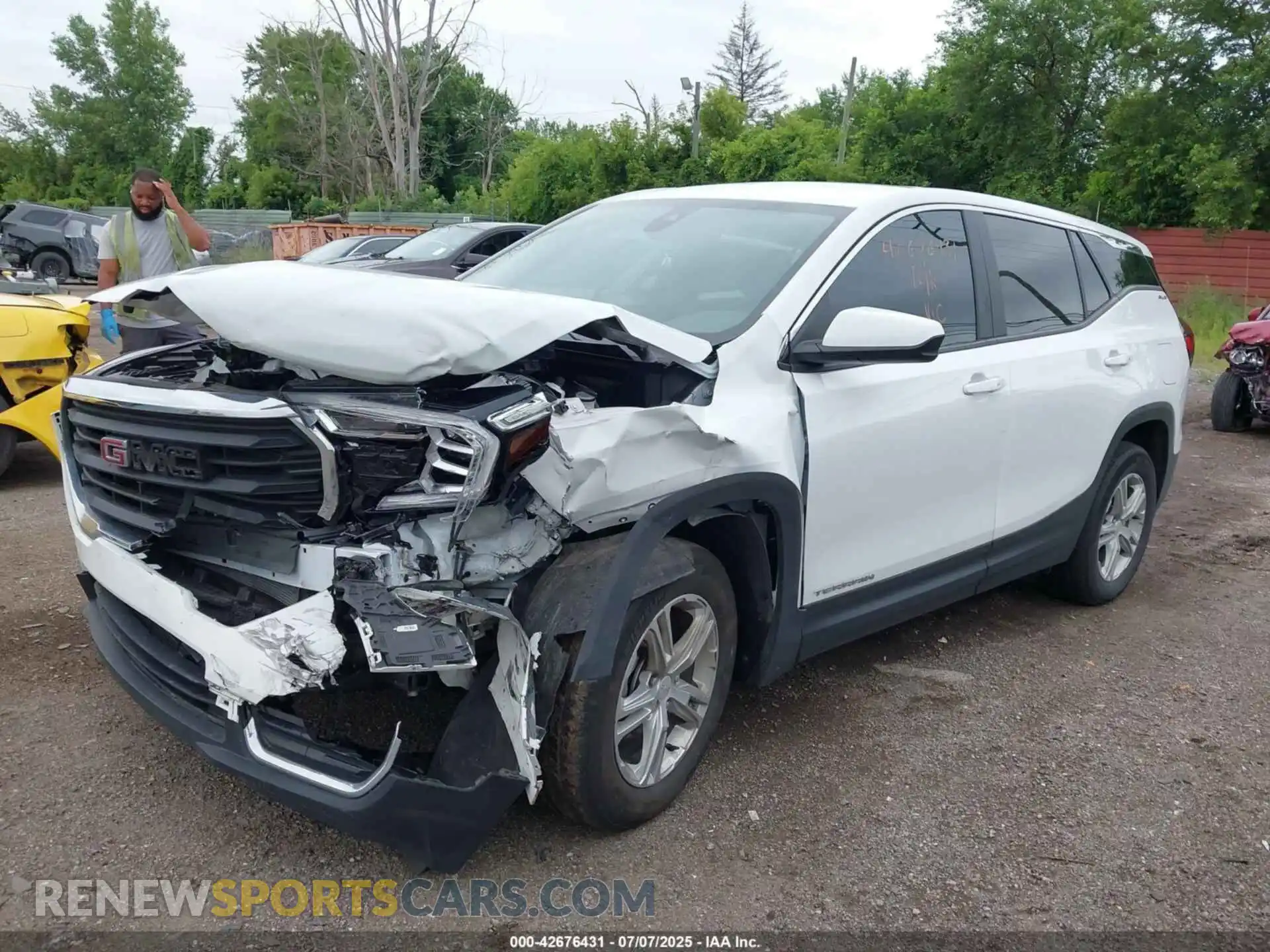 2 Photograph of a damaged car 3GKALMEGXPL226122 GMC TERRAIN 2023