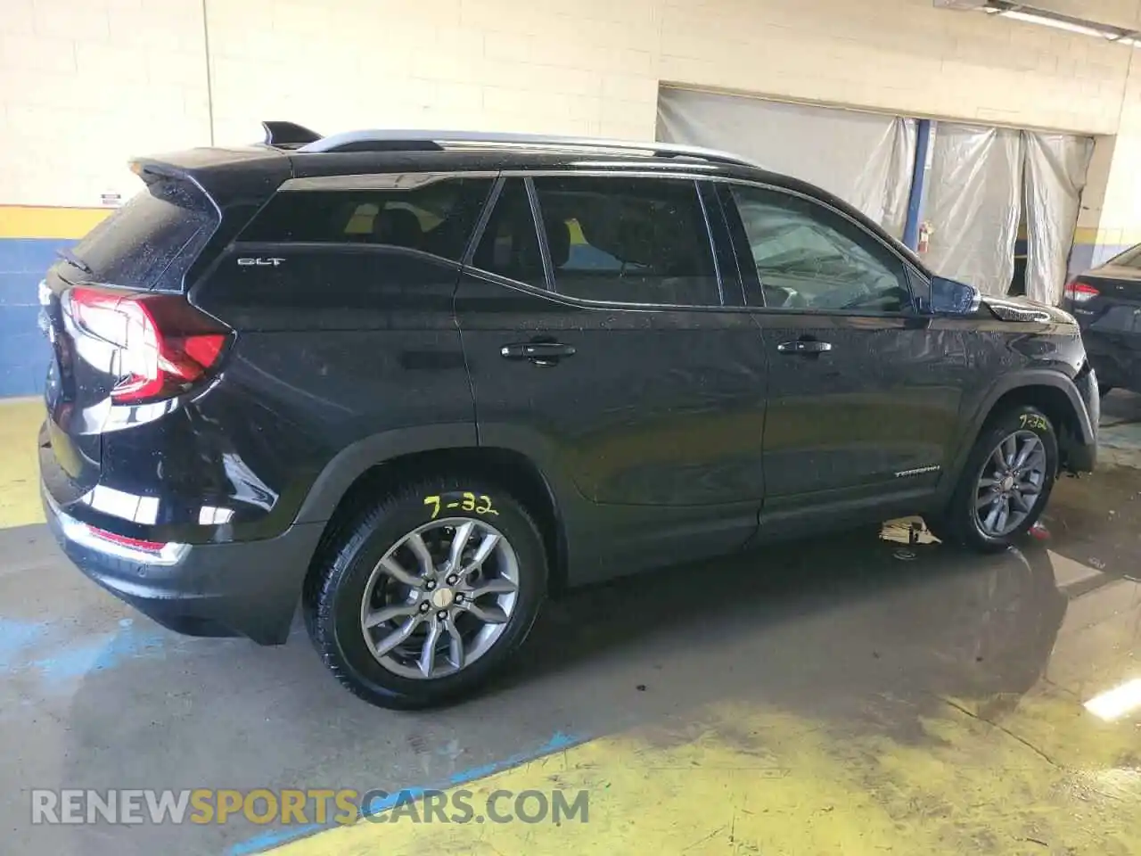 3 Photograph of a damaged car 3GKALPEG5PL163156 GMC TERRAIN 2023
