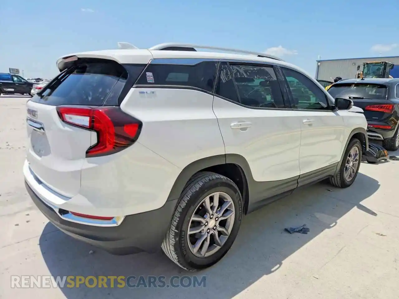 3 Фотография поврежденного автомобиля 3GKALPEG6PL141957 GMC TERRAIN 2023
