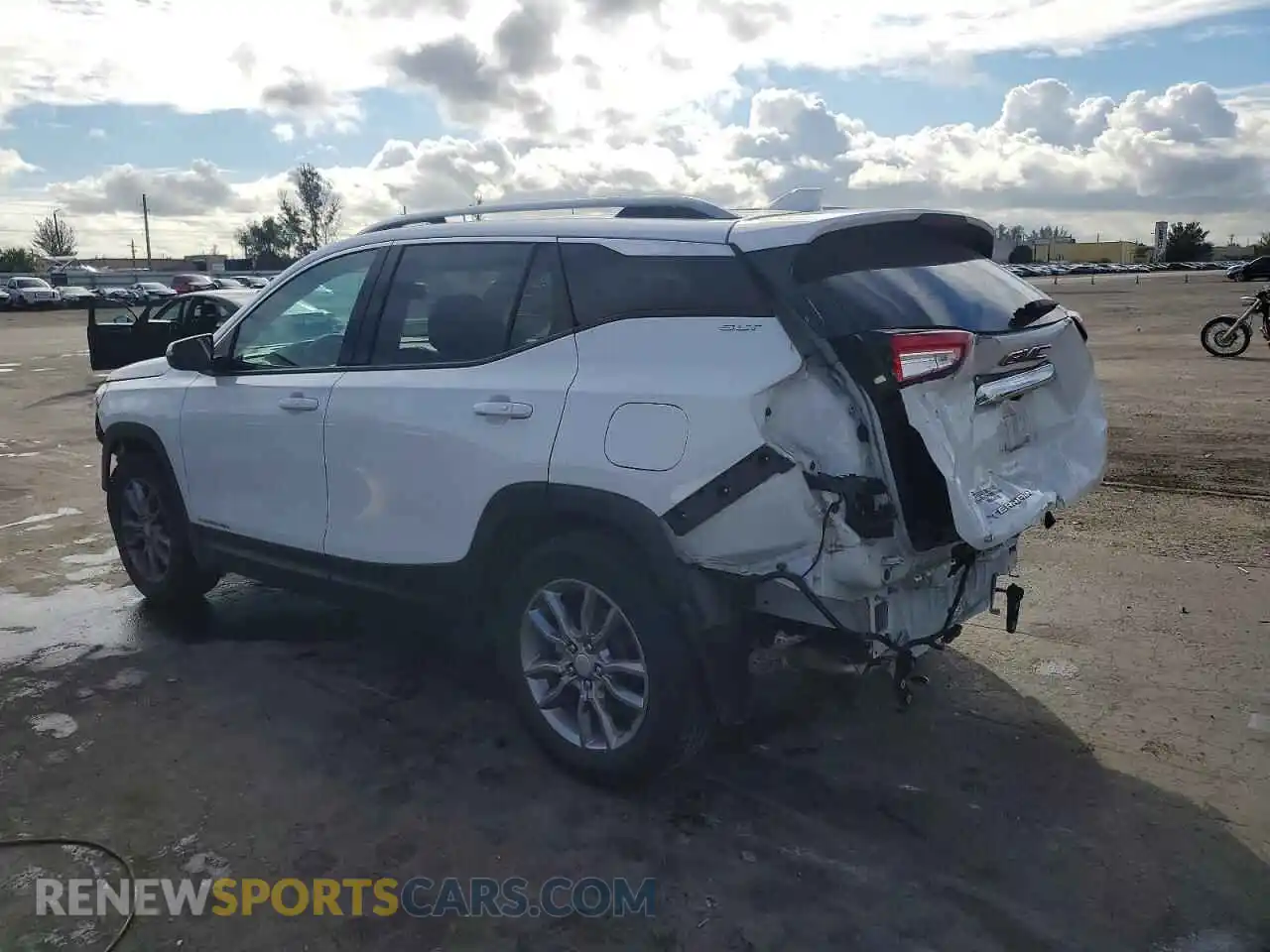 2 Photograph of a damaged car 3GKALPEG7PL132409 GMC TERRAIN 2023