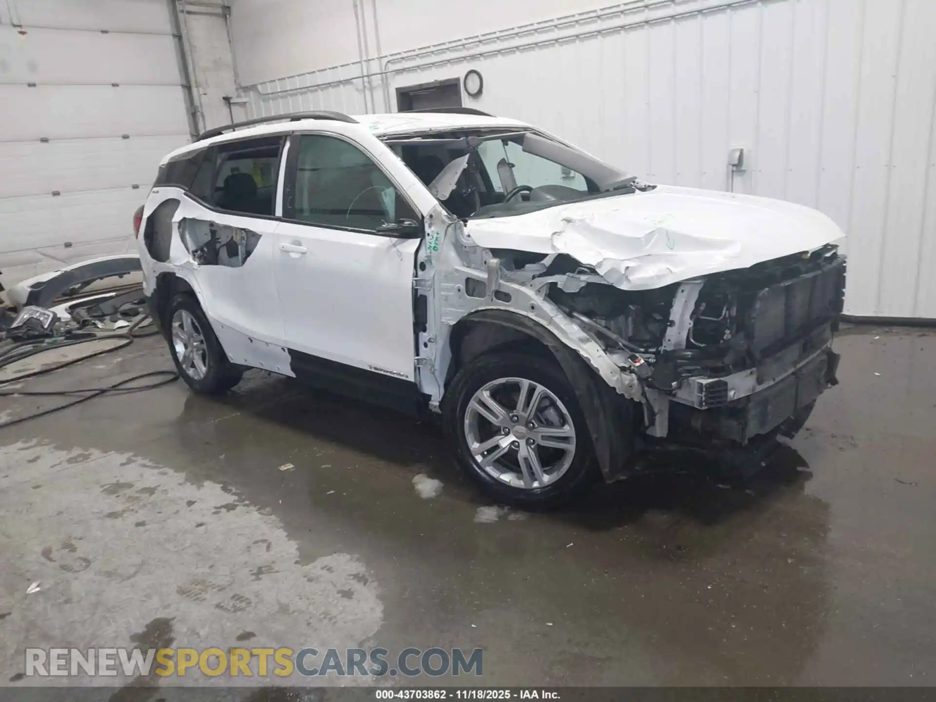 1 Photograph of a damaged car 3GKALTEG1PL173305 GMC TERRAIN 2023