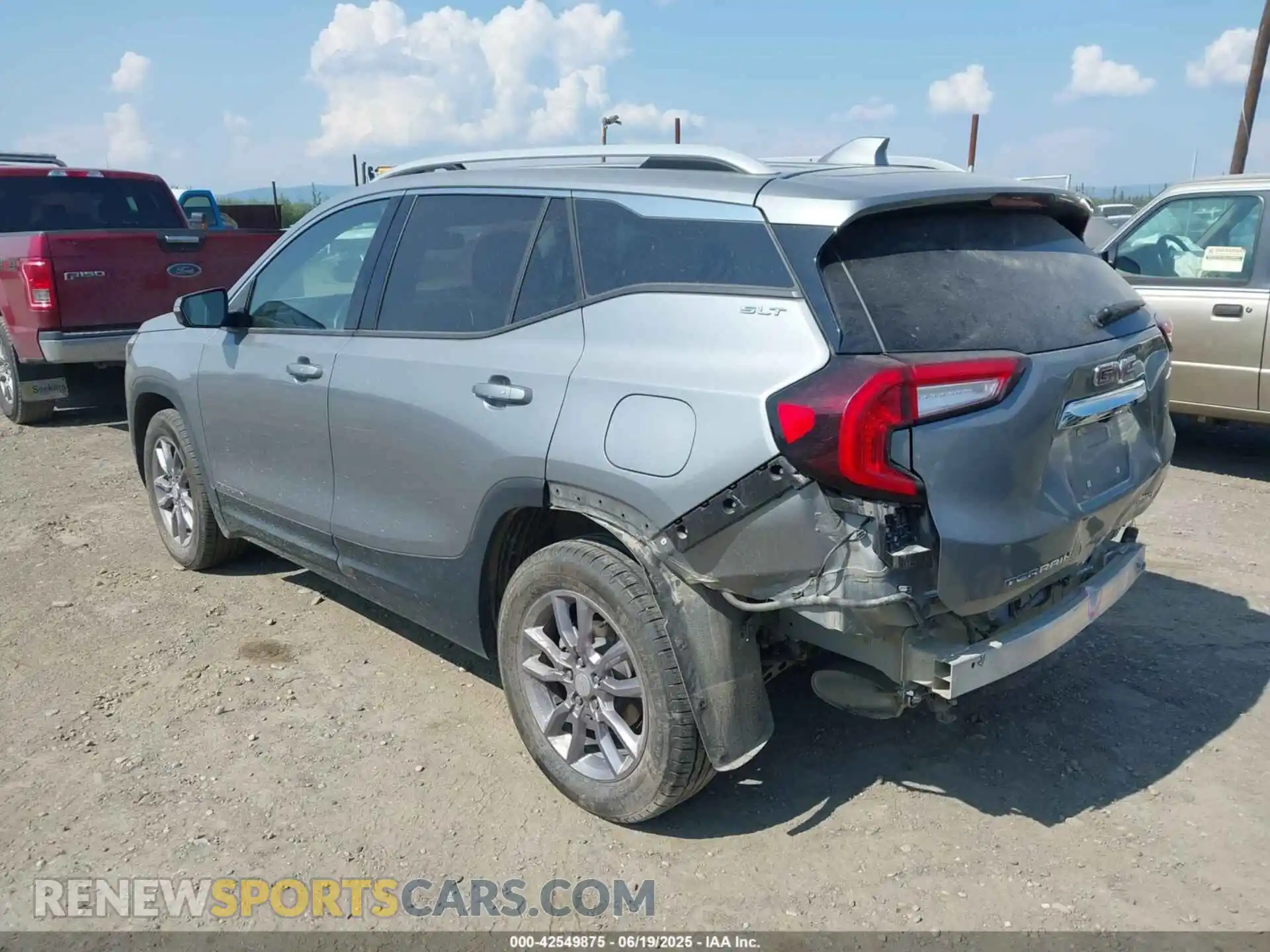 3 Photograph of a damaged car 3GKALVEG0PL261449 GMC TERRAIN 2023