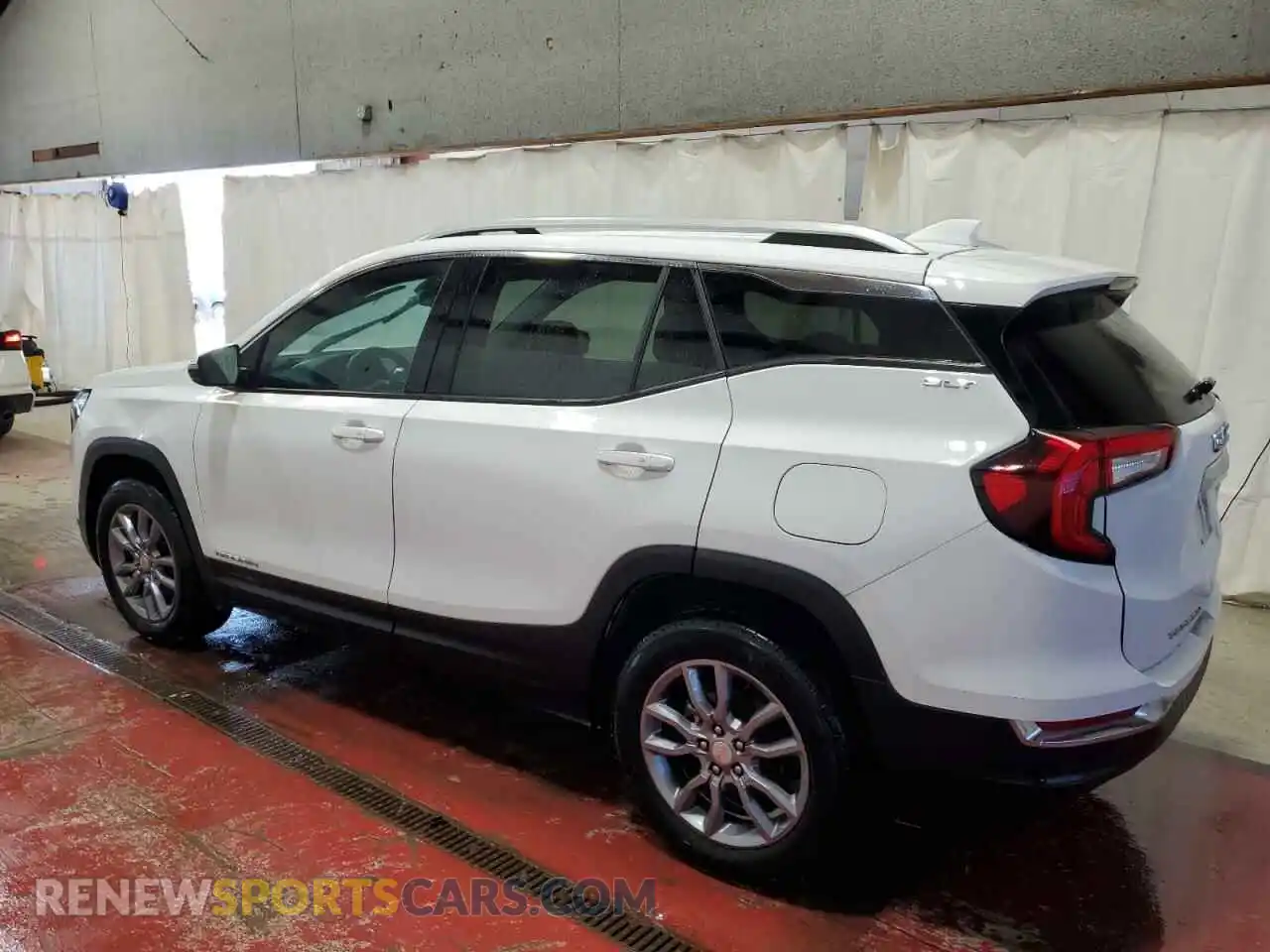 2 Photograph of a damaged car 3GKALVEG6PL137475 GMC TERRAIN 2023