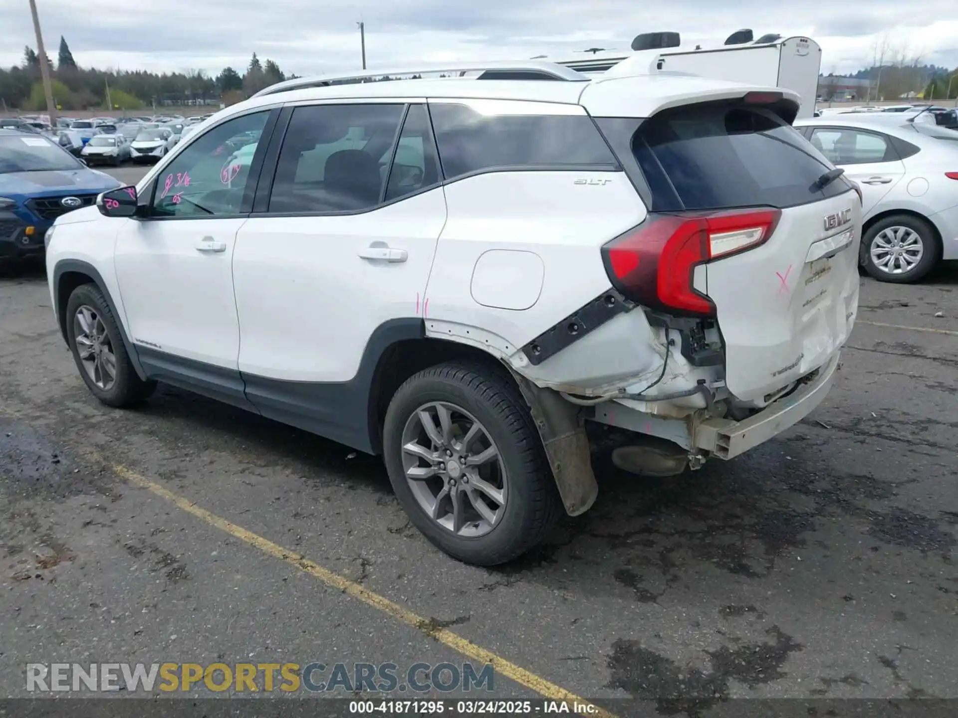 3 Фотография поврежденного автомобиля 3GKALVEG9PL181051 GMC TERRAIN 2023