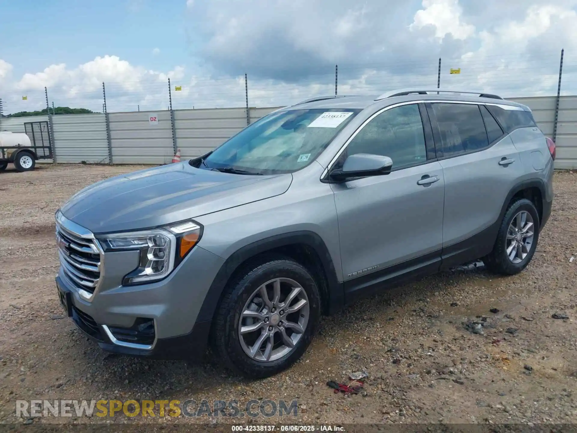 2 Photograph of a damaged car 3GKALVEG9PL181616 GMC TERRAIN 2023