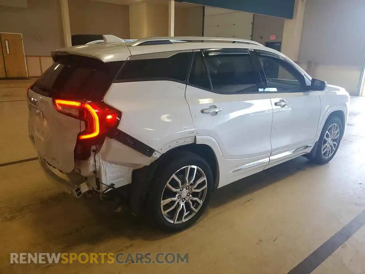 3 Photograph of a damaged car 3GKALXEG2PL109622 GMC TERRAIN 2023