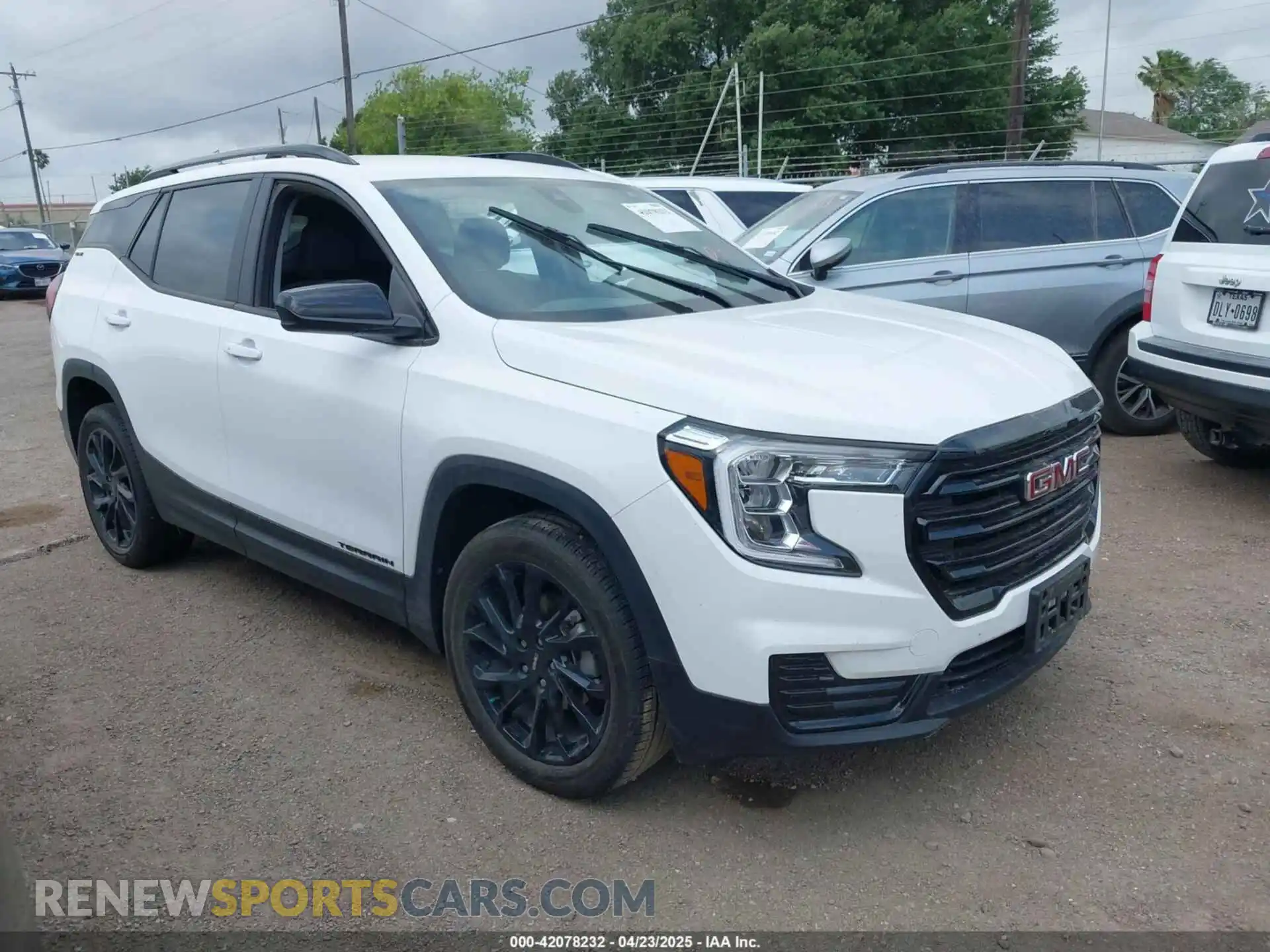1 Photograph of a damaged car 3GKALMEG0RL298742 GMC TERRAIN 2024