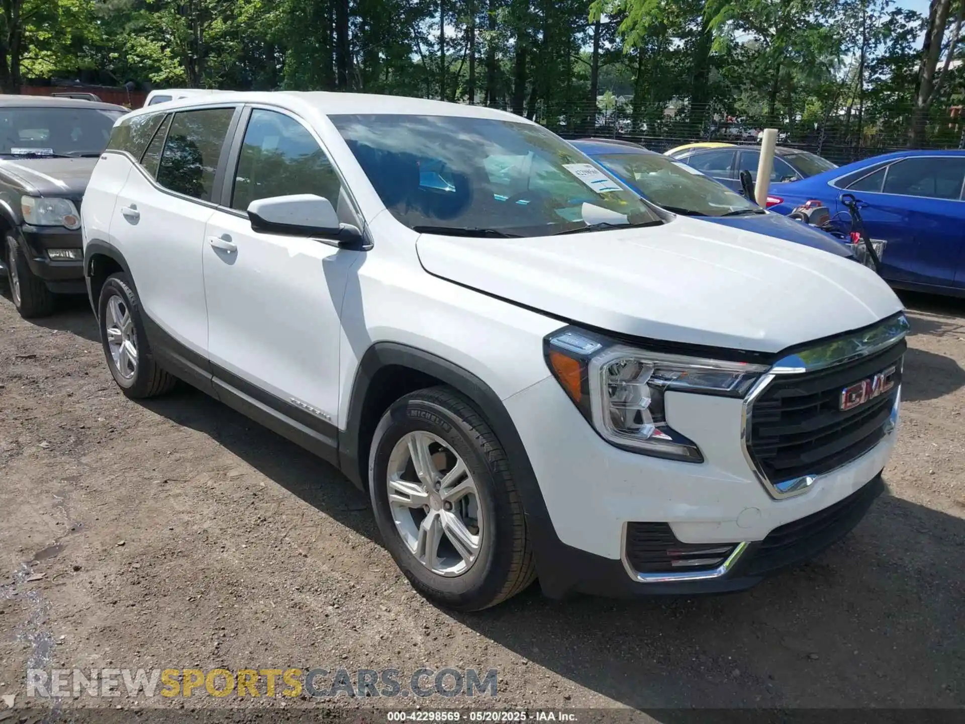 1 Photograph of a damaged car 3GKALMEG0RL321792 GMC TERRAIN 2024