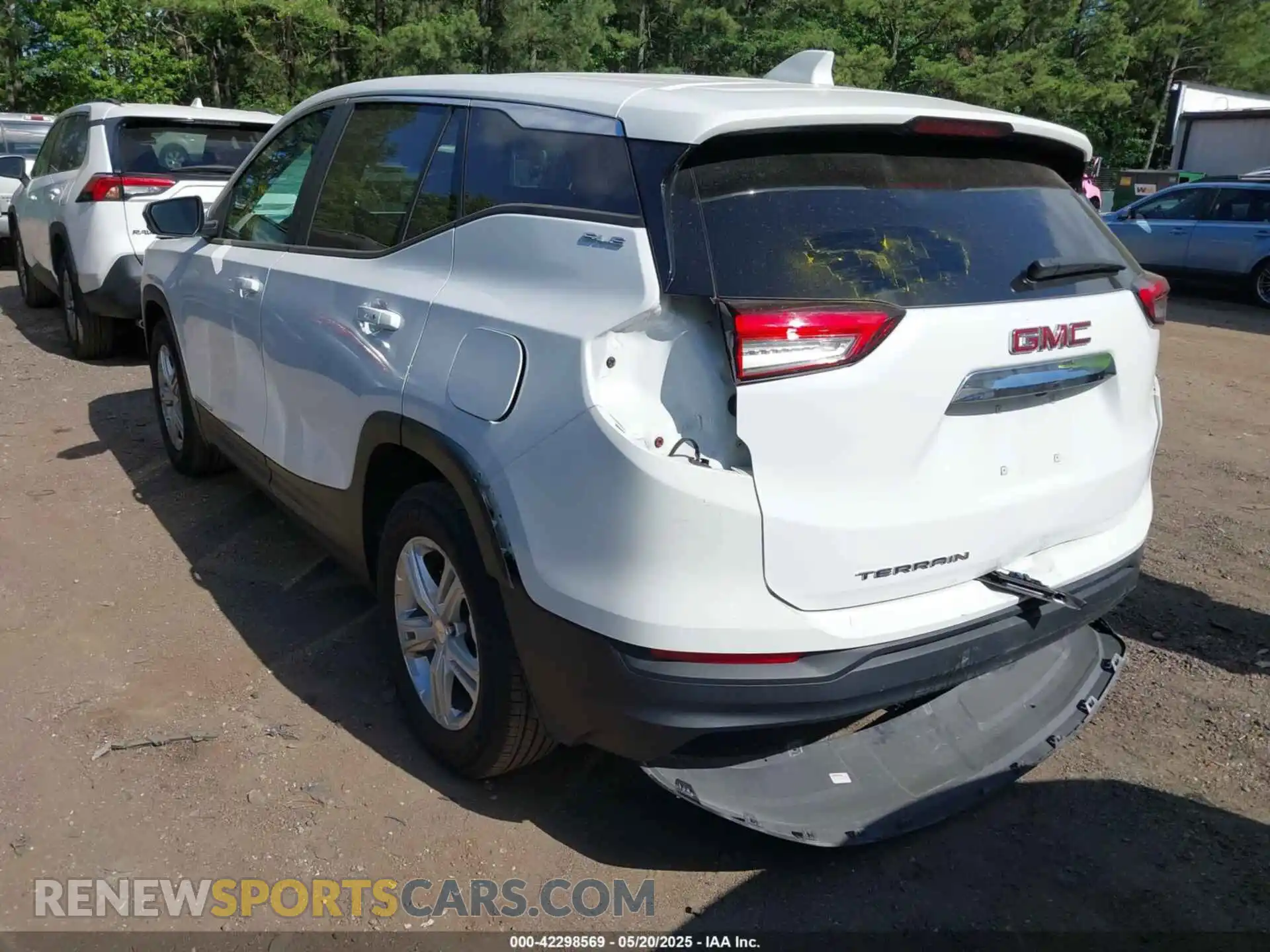 3 Photograph of a damaged car 3GKALMEG0RL321792 GMC TERRAIN 2024