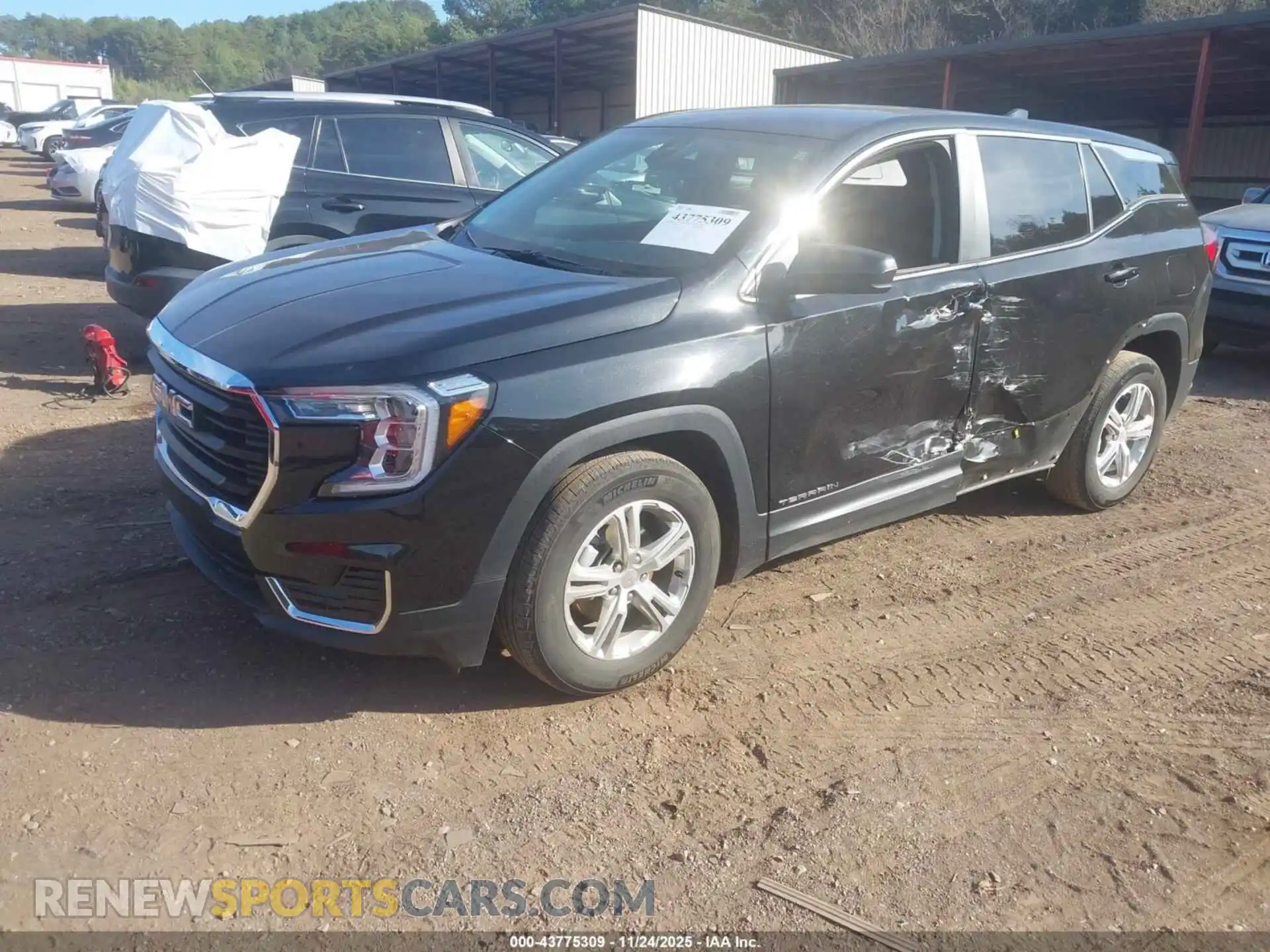 2 Photograph of a damaged car 3GKALMEG0RL344389 GMC TERRAIN 2024