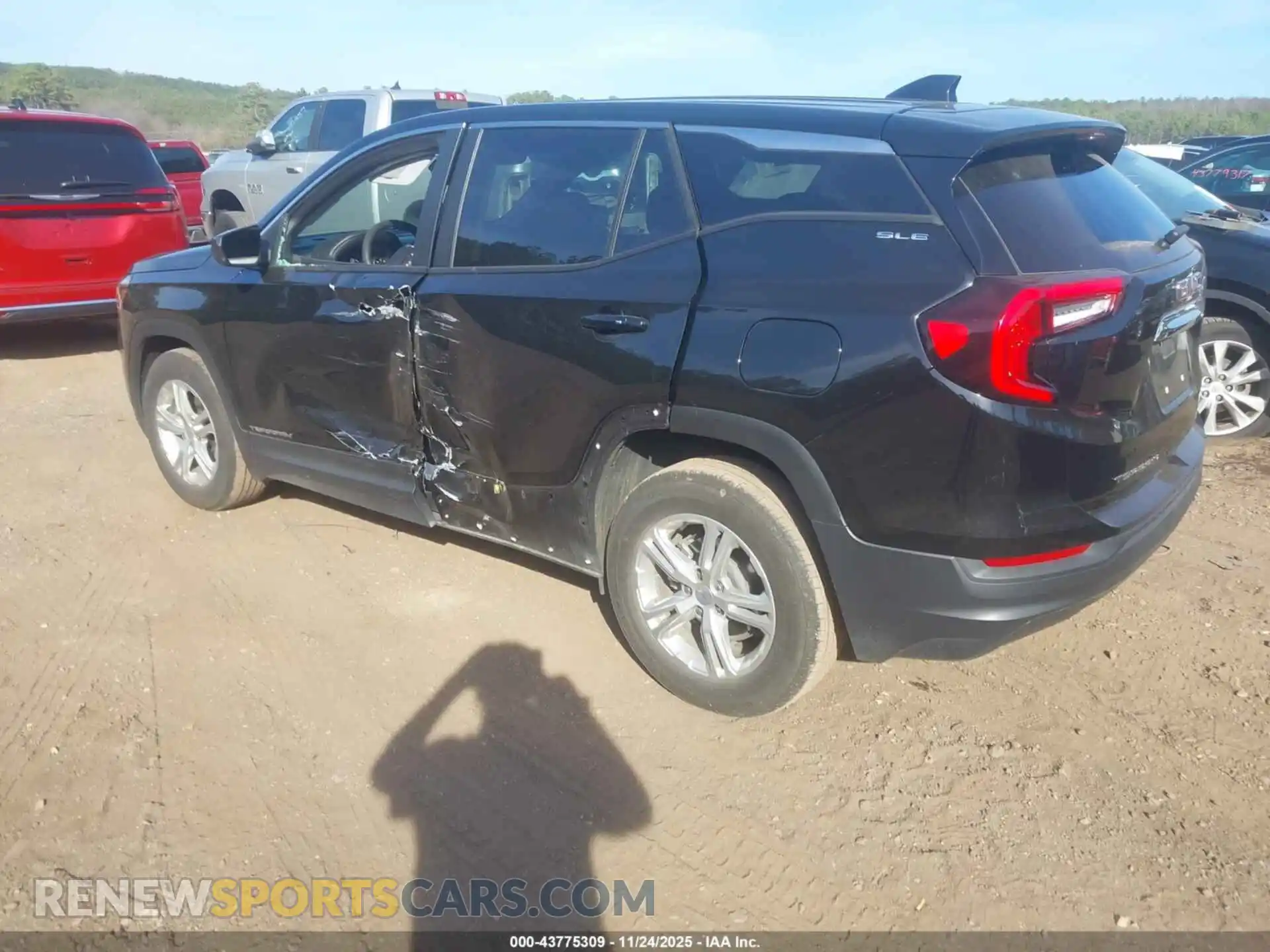 3 Photograph of a damaged car 3GKALMEG0RL344389 GMC TERRAIN 2024