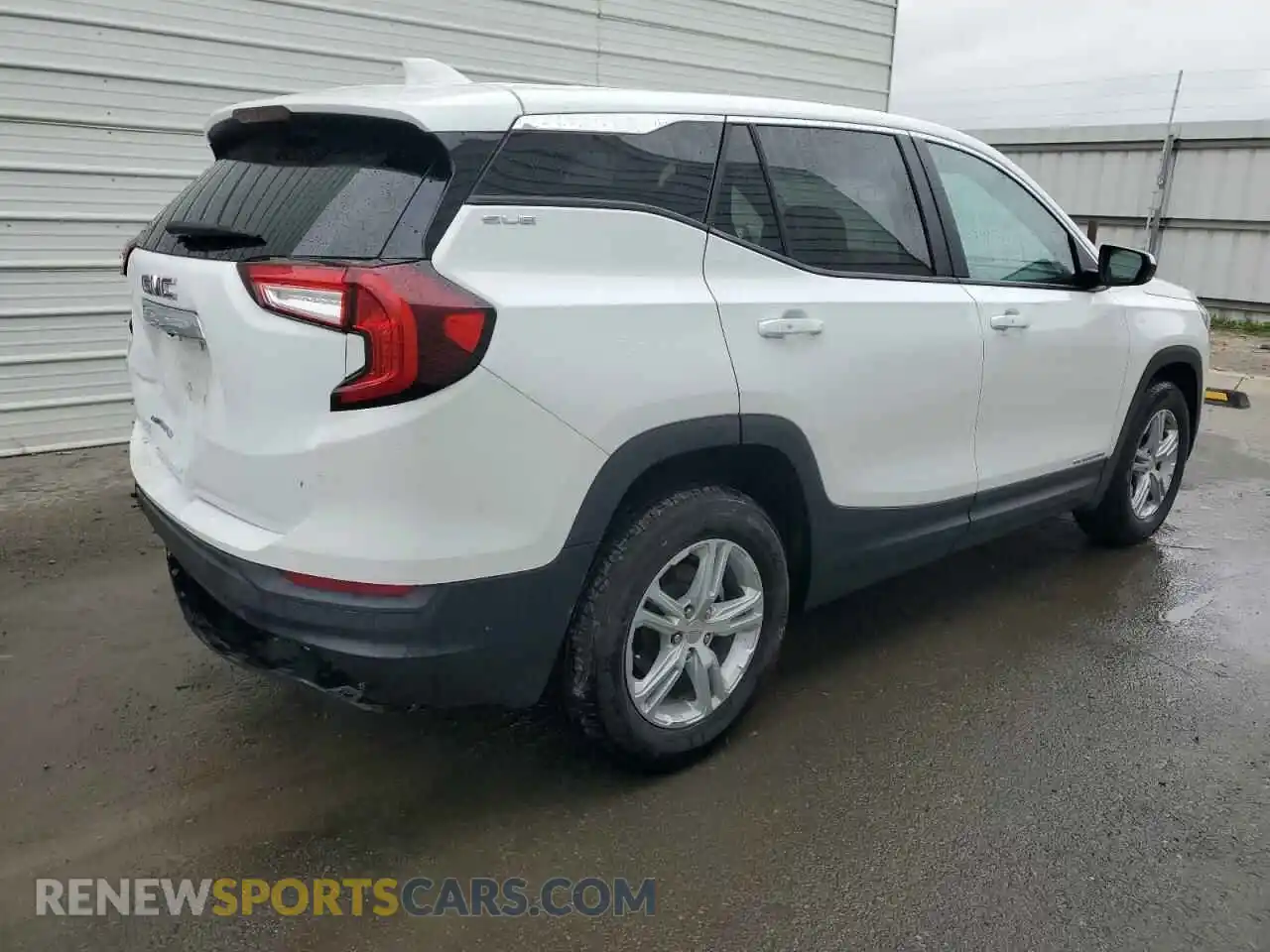 3 Photograph of a damaged car 3GKALMEG0RL379014 GMC TERRAIN 2024