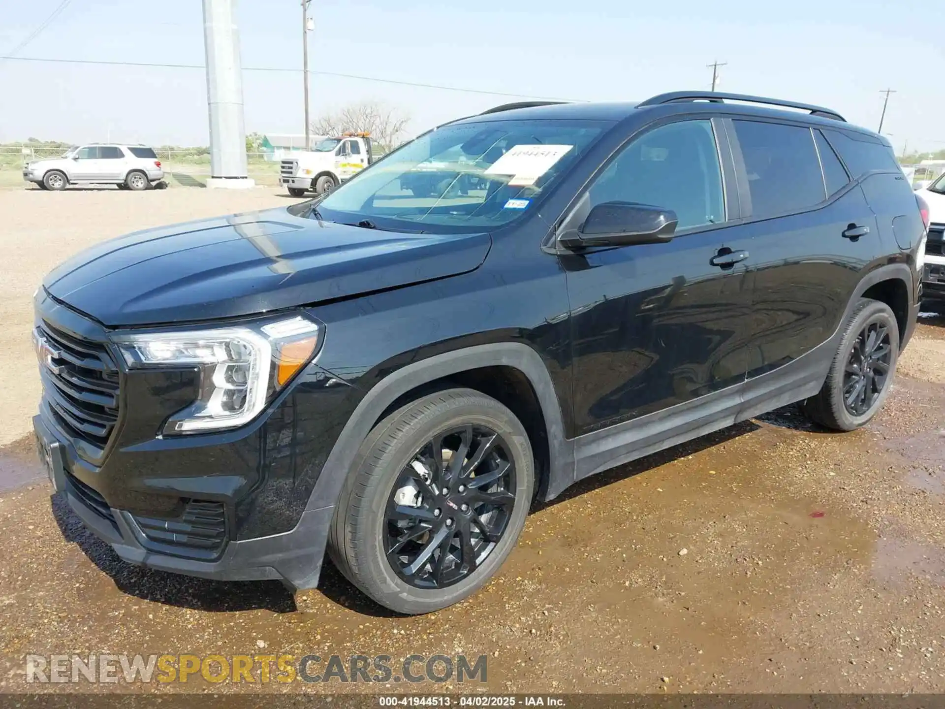 2 Photograph of a damaged car 3GKALMEG1RL192316 GMC TERRAIN 2024