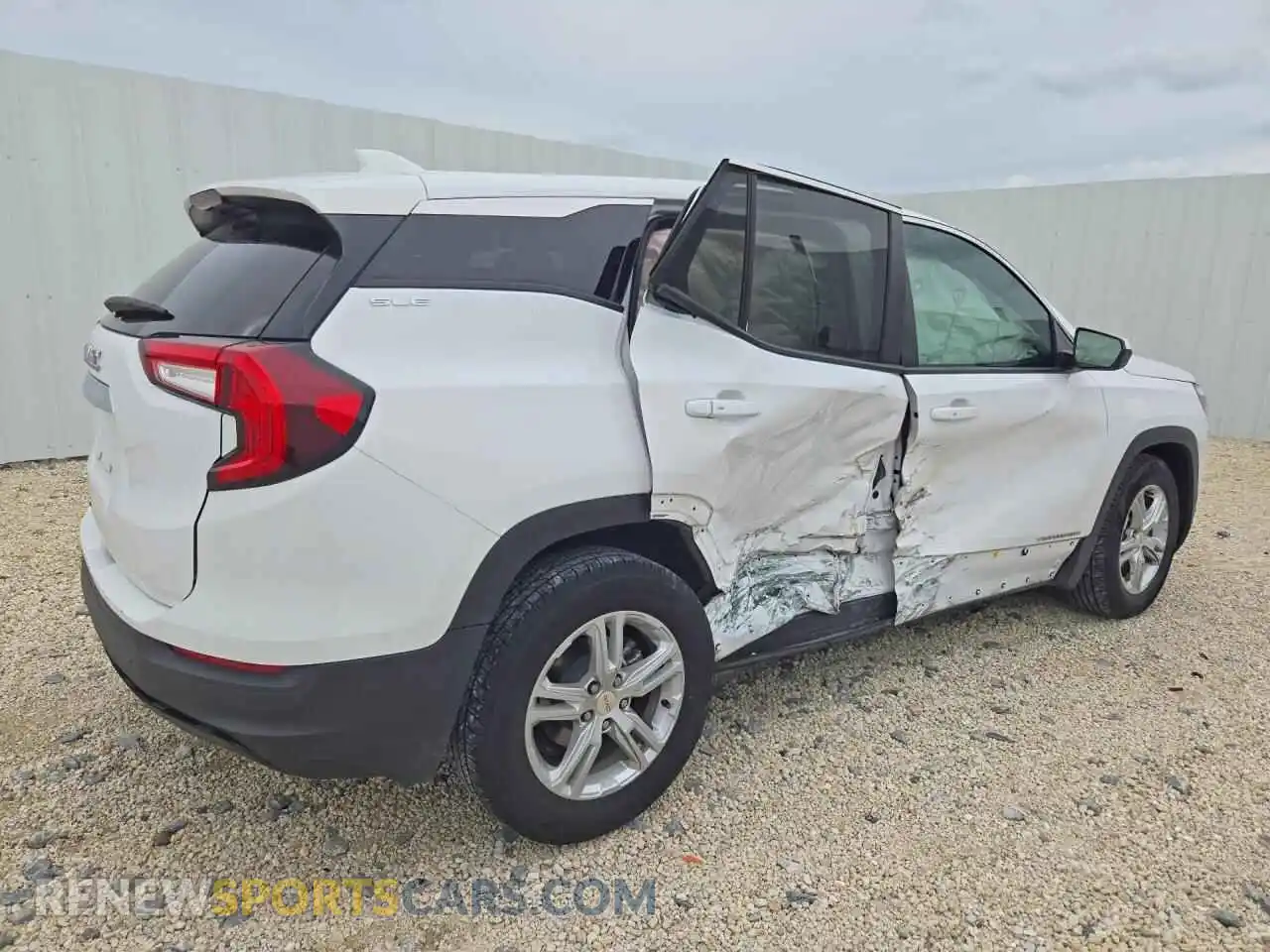 3 Photograph of a damaged car 3GKALMEG1RL395948 GMC TERRAIN 2024