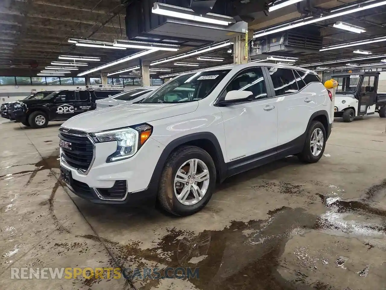 1 Photograph of a damaged car 3GKALMEG3RL329417 GMC TERRAIN 2024