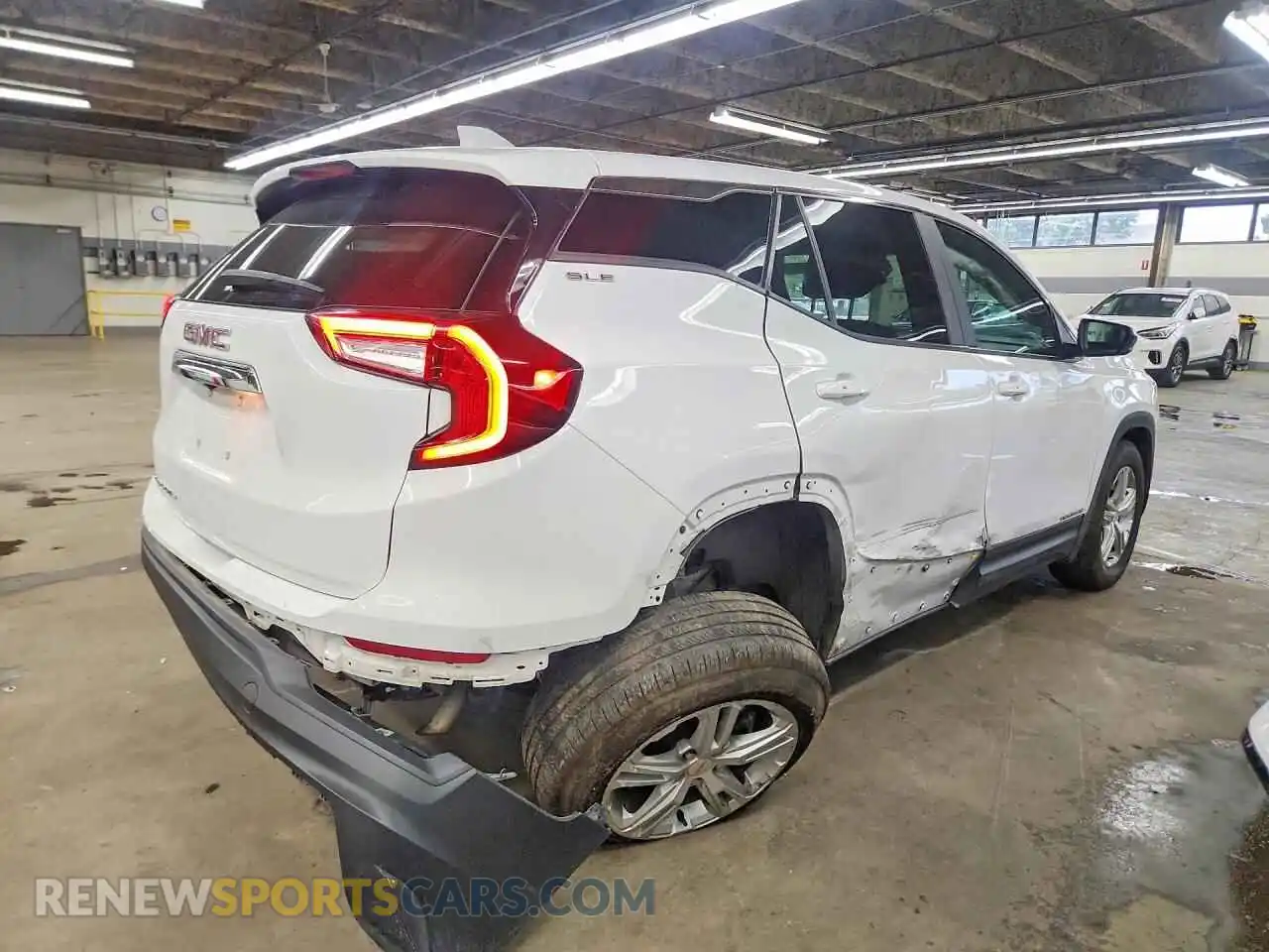 3 Photograph of a damaged car 3GKALMEG3RL329417 GMC TERRAIN 2024