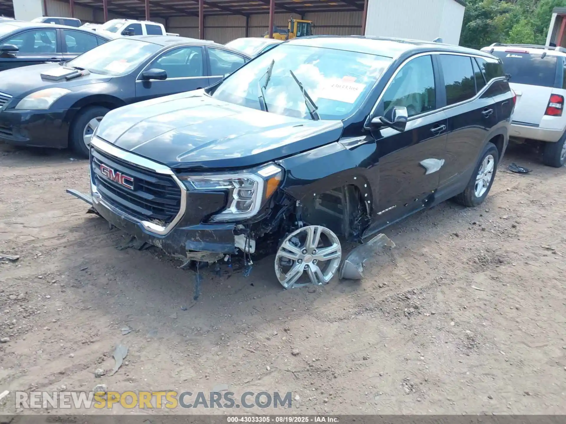 2 Photograph of a damaged car 3GKALMEG3RL338666 GMC TERRAIN 2024