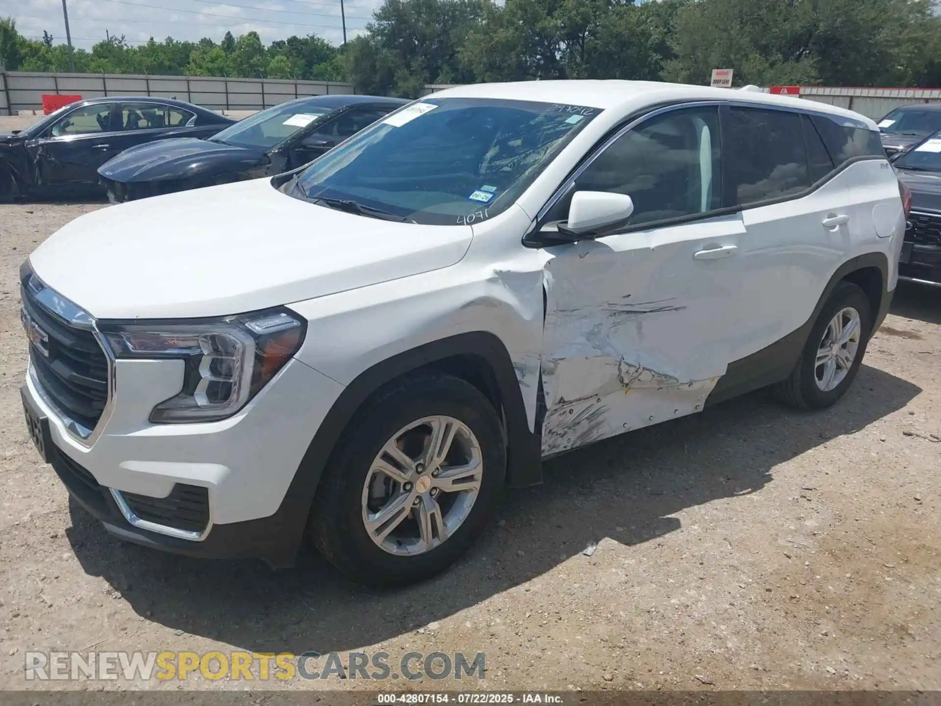 2 Photograph of a damaged car 3GKALMEG3RL364071 GMC TERRAIN 2024