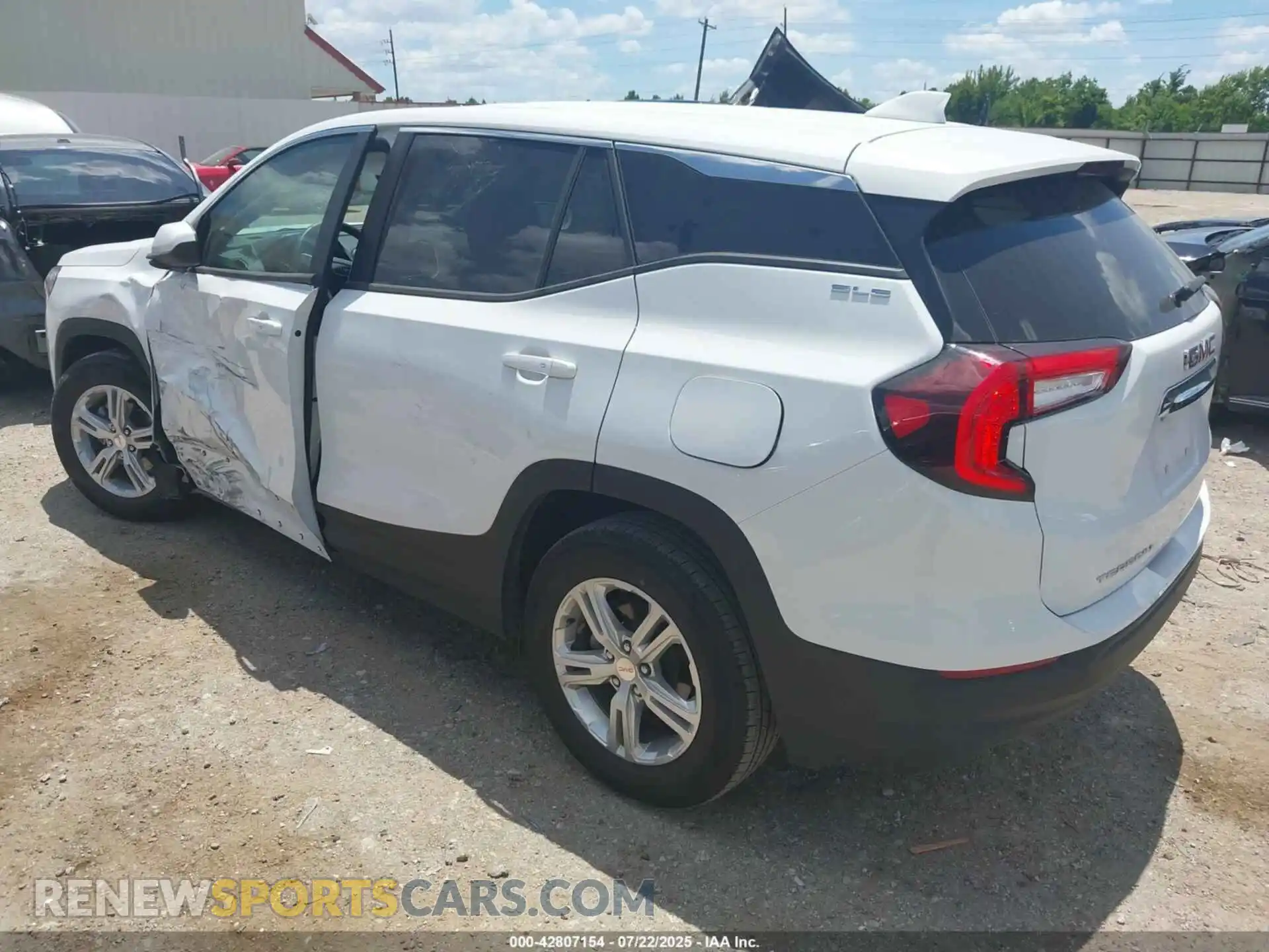 3 Photograph of a damaged car 3GKALMEG3RL364071 GMC TERRAIN 2024