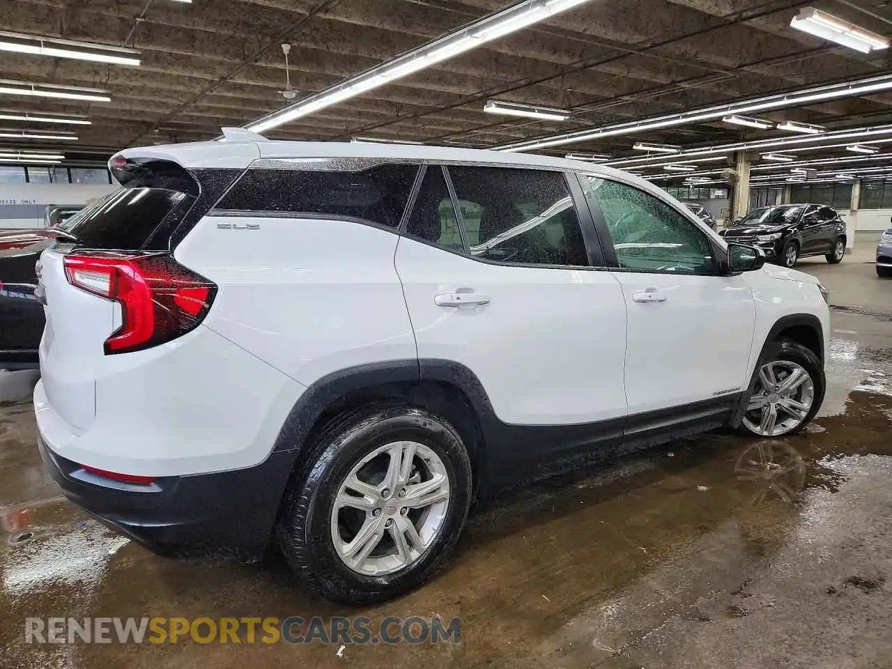 3 Photograph of a damaged car 3GKALMEG3RL396177 GMC TERRAIN 2024