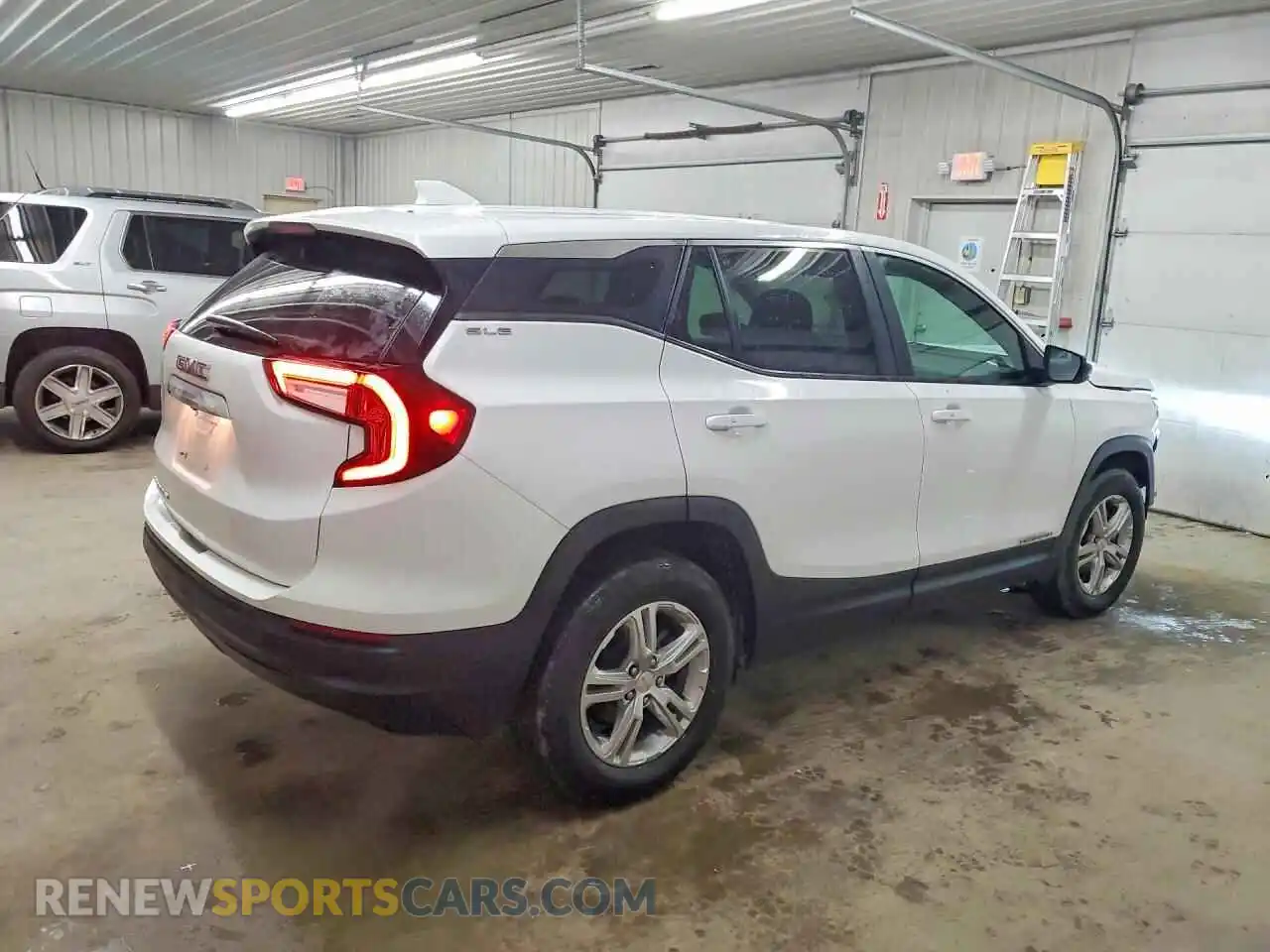 3 Photograph of a damaged car 3GKALMEG4RL360112 GMC TERRAIN 2024