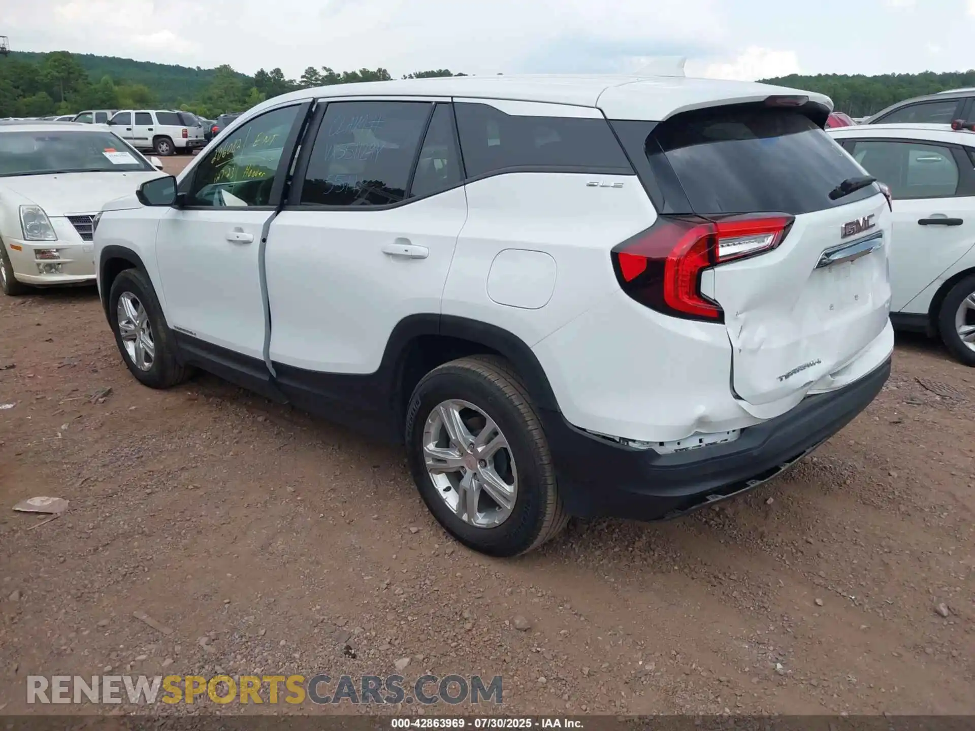 3 Photograph of a damaged car 3GKALMEG4RL371644 GMC TERRAIN 2024
