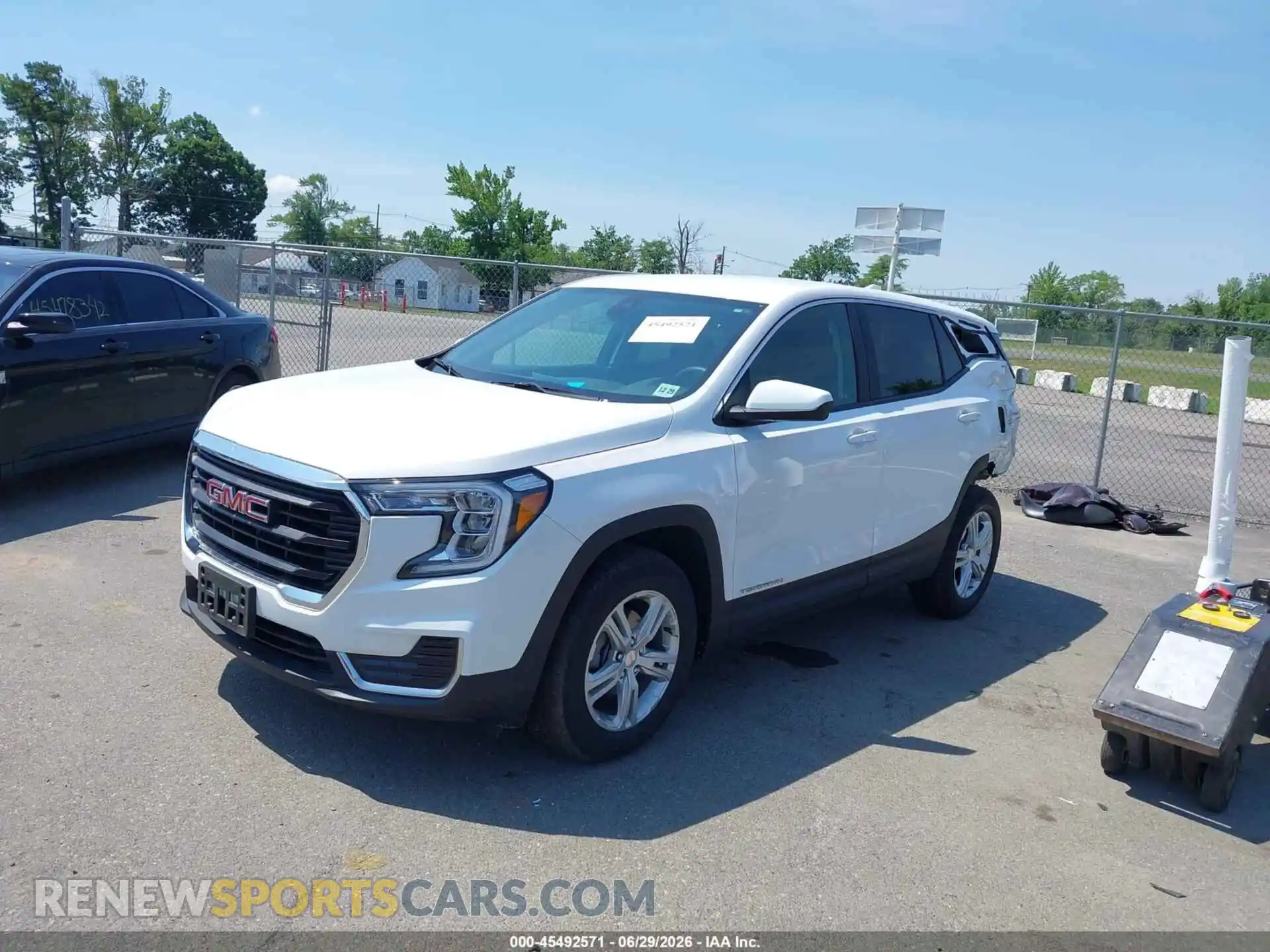 2 Photograph of a damaged car 3GKALMEG4RL389240 GMC TERRAIN 2024