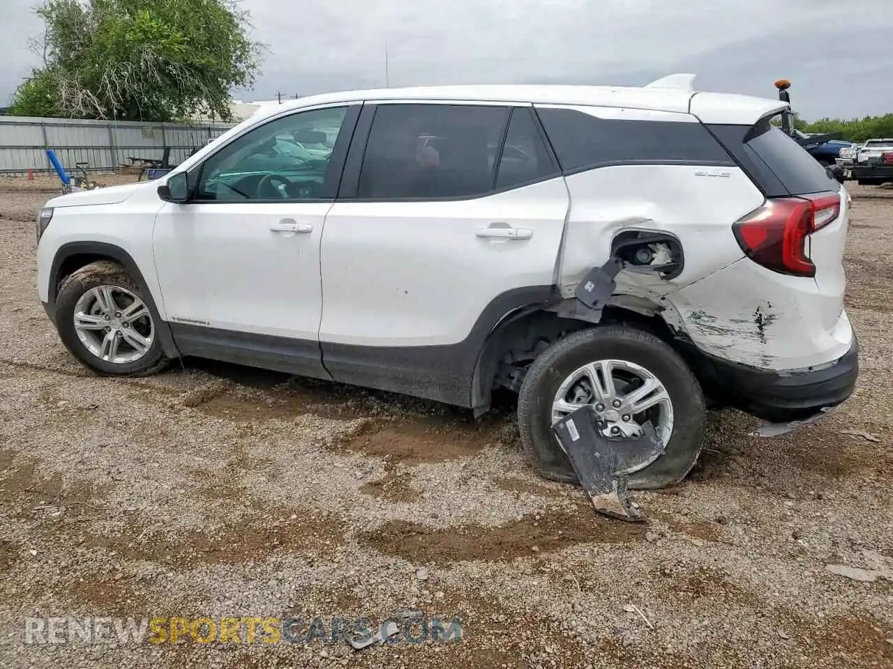 2 Photograph of a damaged car 3GKALMEG6RL213774 GMC TERRAIN 2024