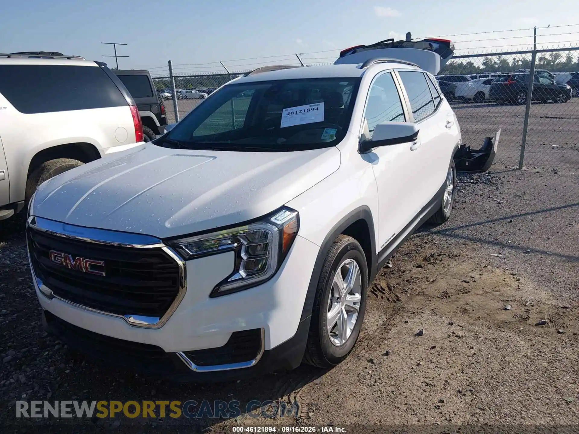 2 fotografías del automóvil dañado 3GKALMEG6RL270217 GMC TERRAIN 2024