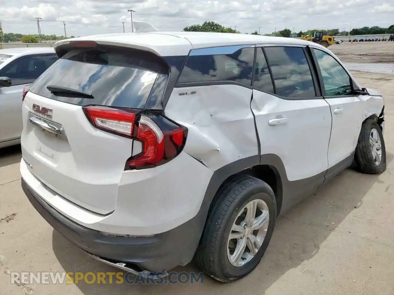 3 Photograph of a damaged car 3GKALMEG6RL352285 GMC TERRAIN 2024