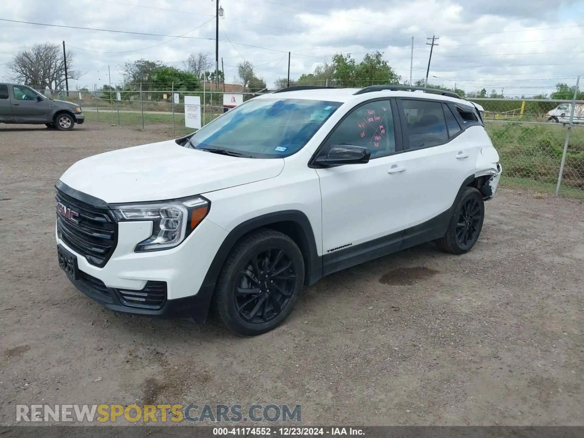 2 Photograph of a damaged car 3GKALMEG7RL270873 GMC TERRAIN 2024