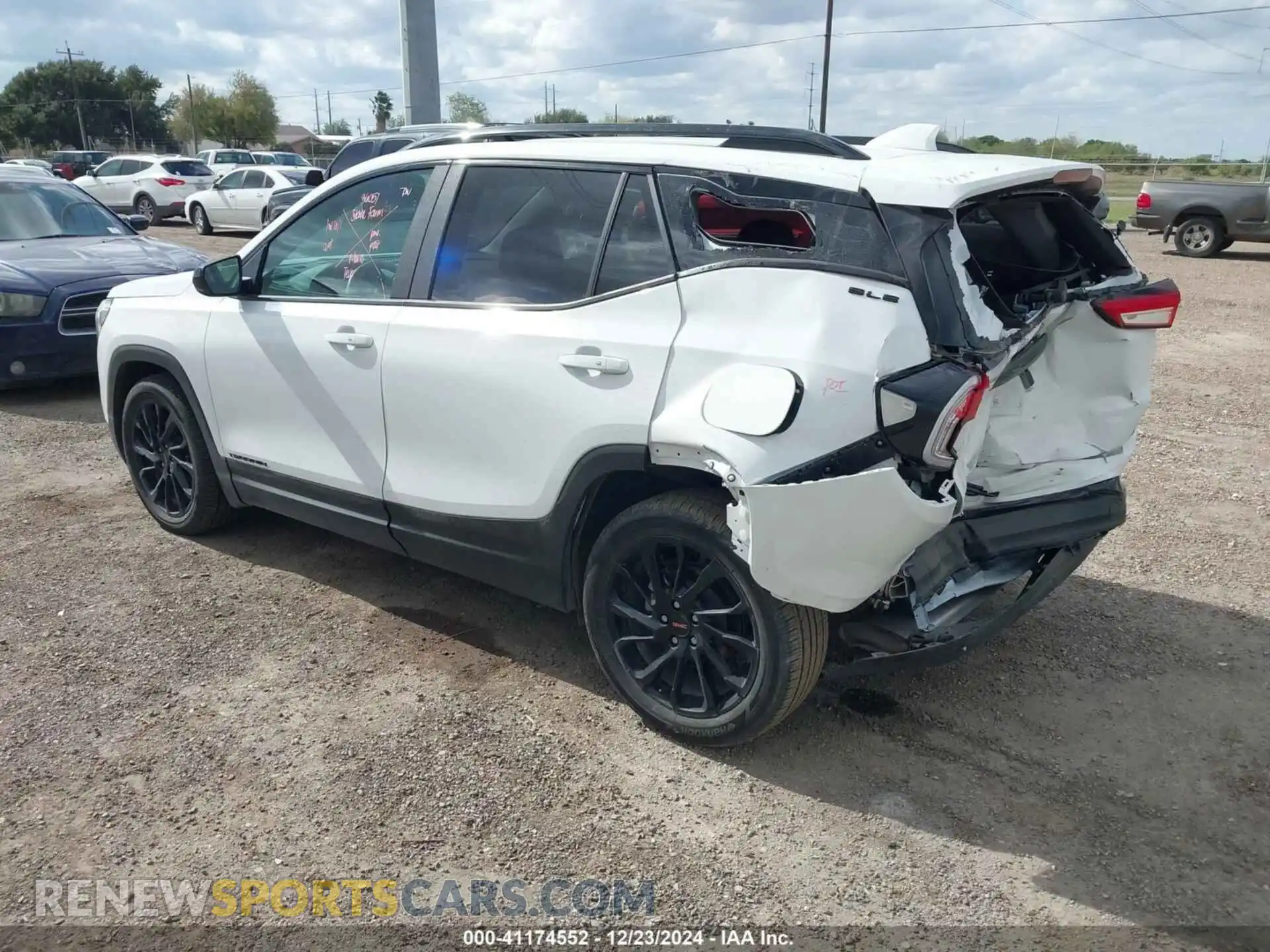 3 Photograph of a damaged car 3GKALMEG7RL270873 GMC TERRAIN 2024