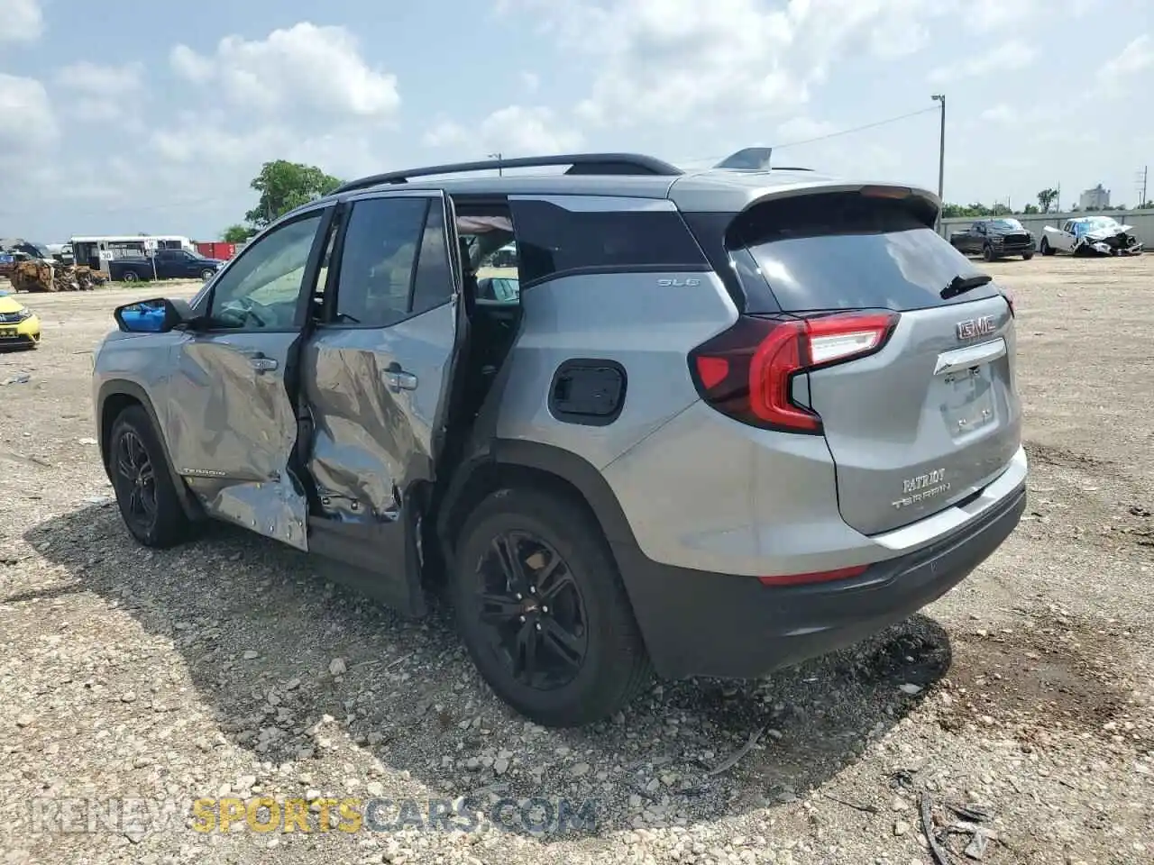 2 fotografías del automóvil dañado 3GKALMEG7RL396649 GMC TERRAIN 2024