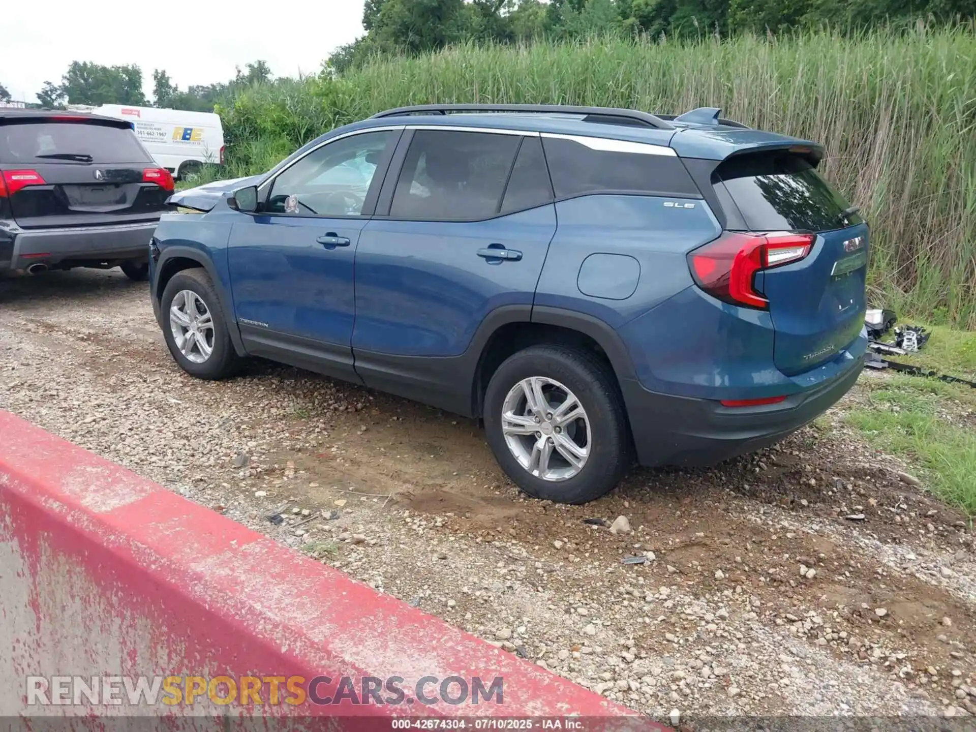 3 Photograph of a damaged car 3GKALMEG8RL163718 GMC TERRAIN 2024