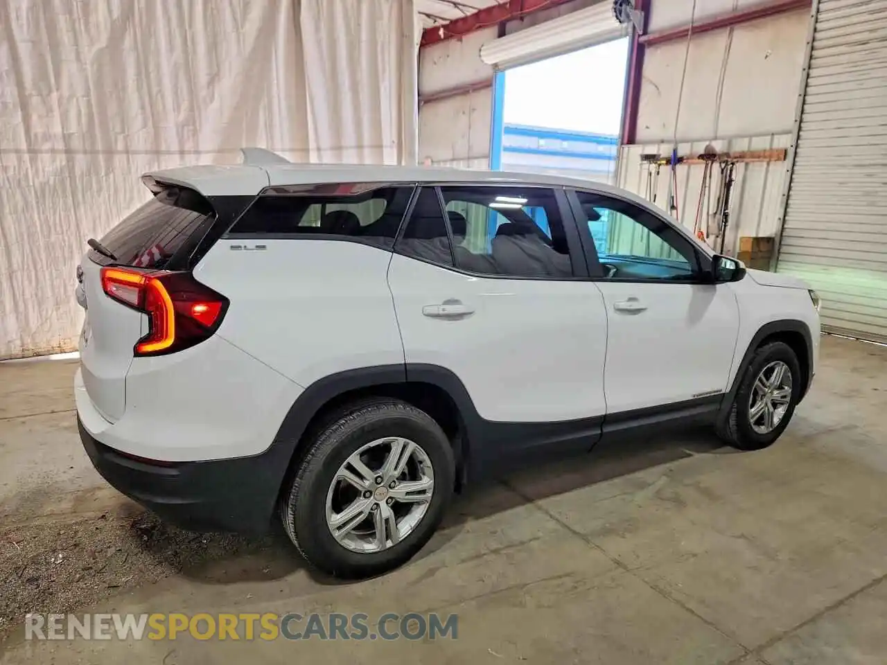 3 Photograph of a damaged car 3GKALMEG8RL312256 GMC TERRAIN 2024