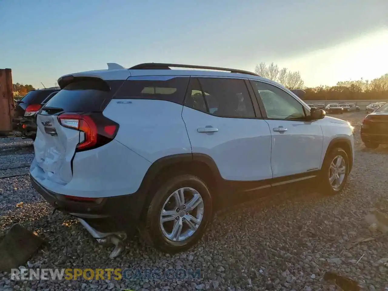 3 Photograph of a damaged car 3GKALMEG8RL385496 GMC TERRAIN 2024