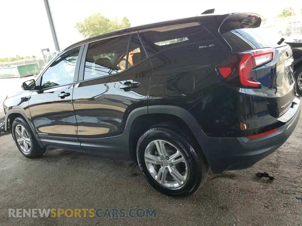 2 Photograph of a damaged car 3GKALMEG8RL388284 GMC TERRAIN 2024