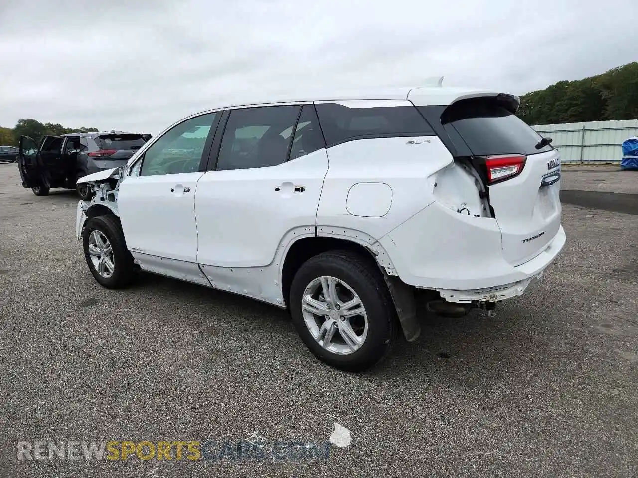 2 Photograph of a damaged car 3GKALMEG8RL390066 GMC TERRAIN 2024