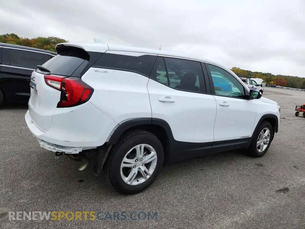 3 Photograph of a damaged car 3GKALMEG8RL390066 GMC TERRAIN 2024