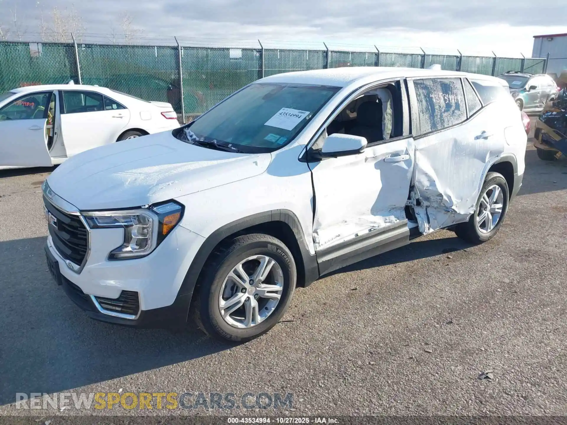 2 Photograph of a damaged car 3GKALMEG9RL116147 GMC TERRAIN 2024