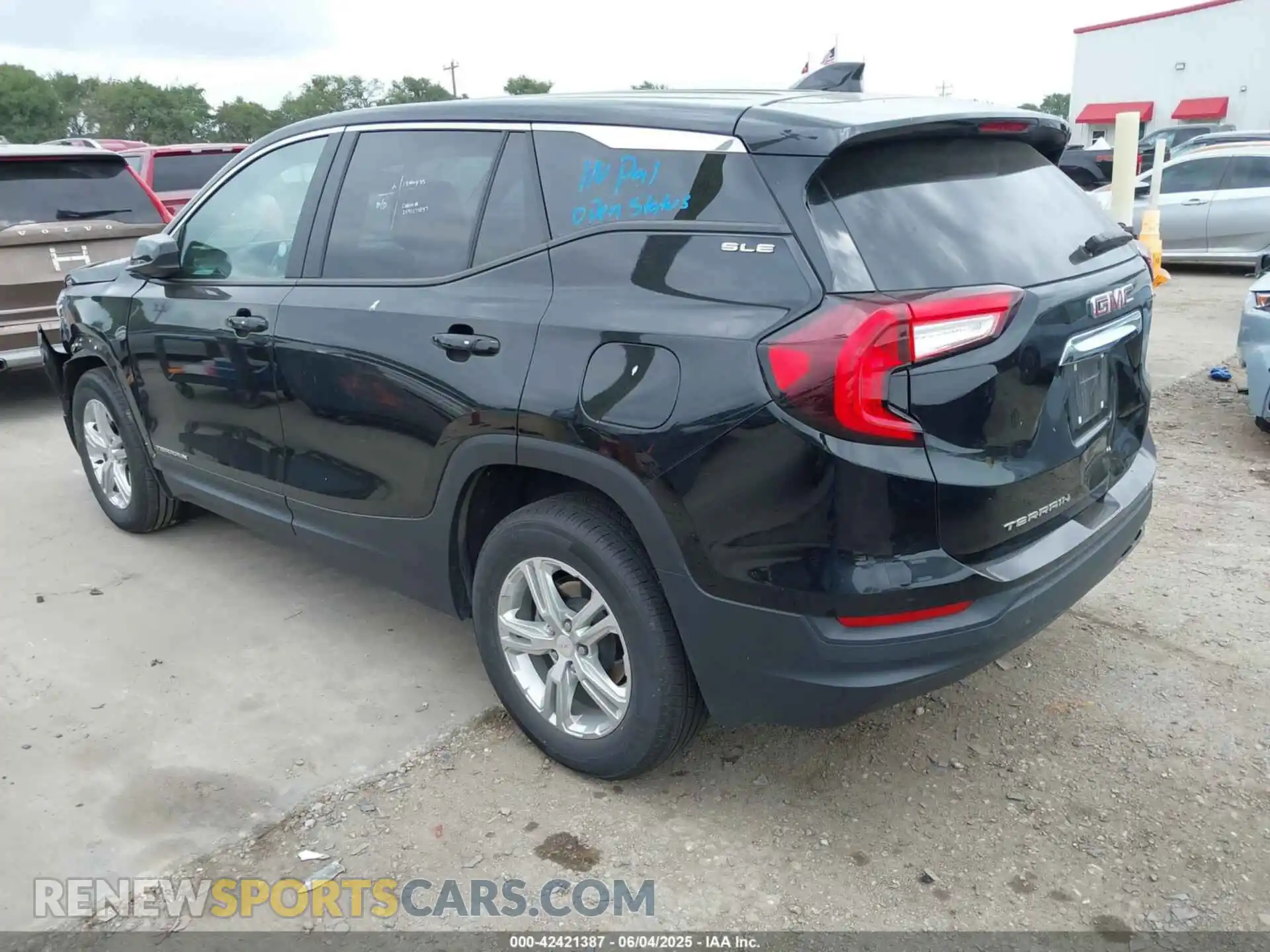 3 Photograph of a damaged car 3GKALMEG9RL210738 GMC TERRAIN 2024